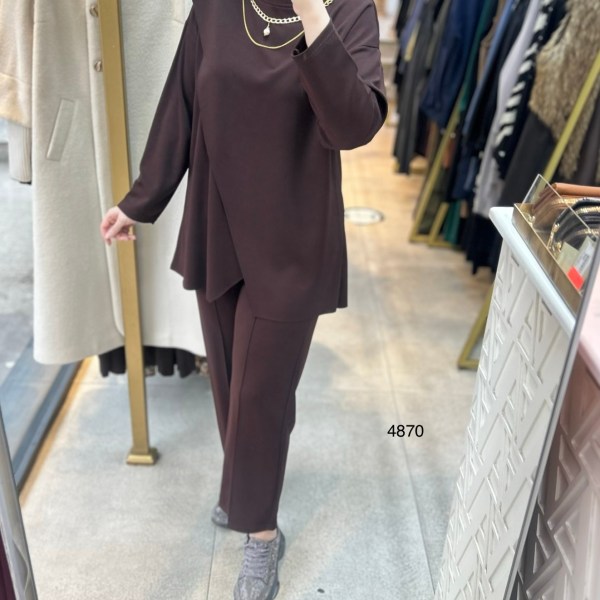 4870 Yakası Kolyeli Asimetrik Kesim Spor Takım - Görsel 4