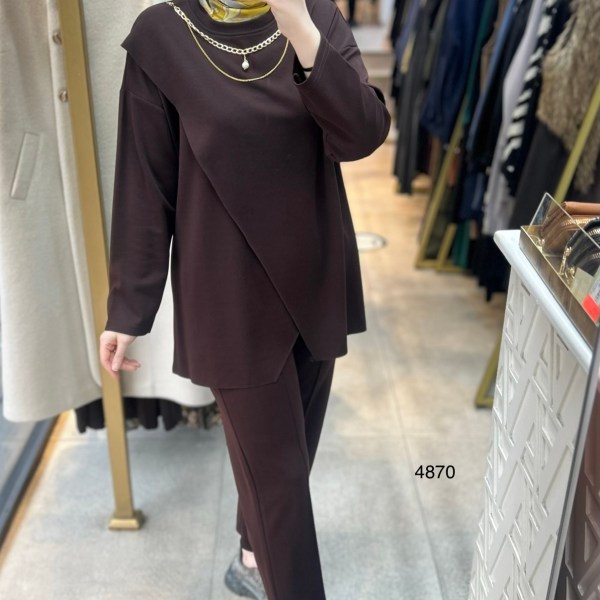 4870 Yakası Kolyeli Asimetrik Kesim Spor Takım - Görsel 1