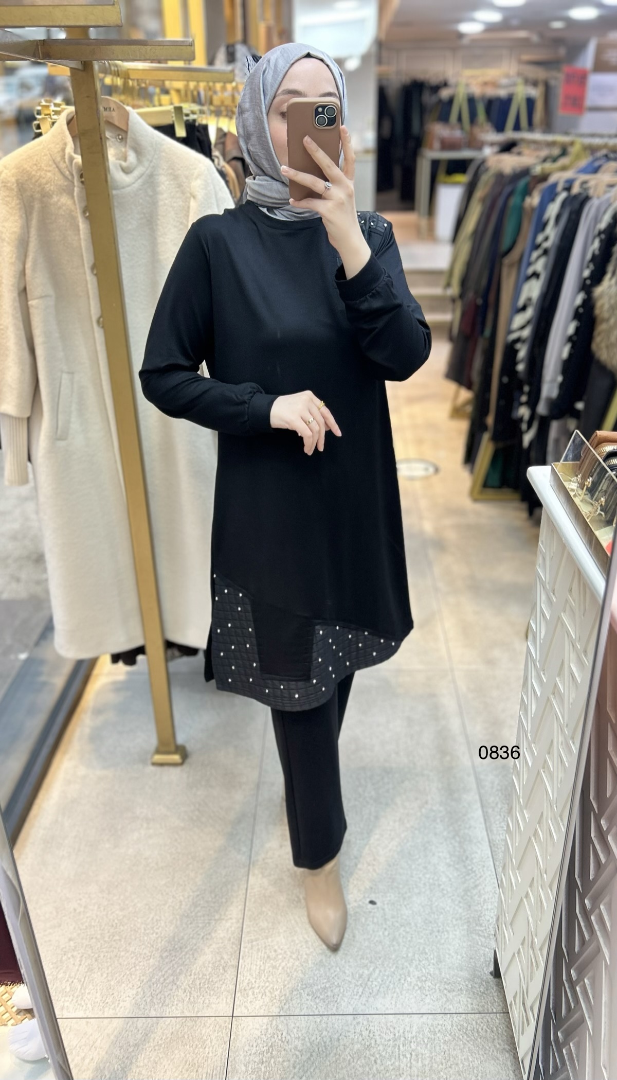 0836 Kapitone ve Taş Detaylı Takım