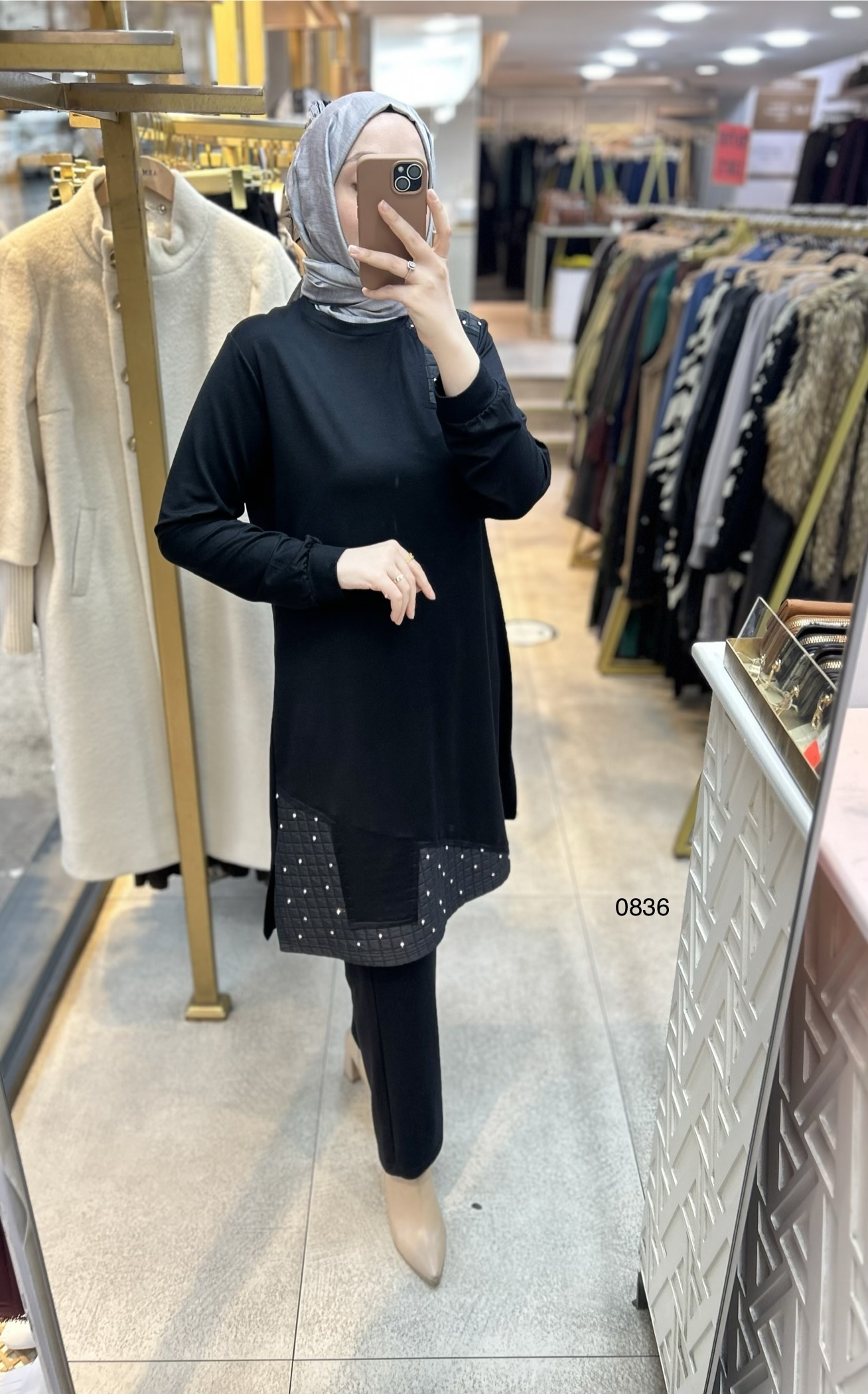 0836 Kapitone ve Taş Detaylı Takım