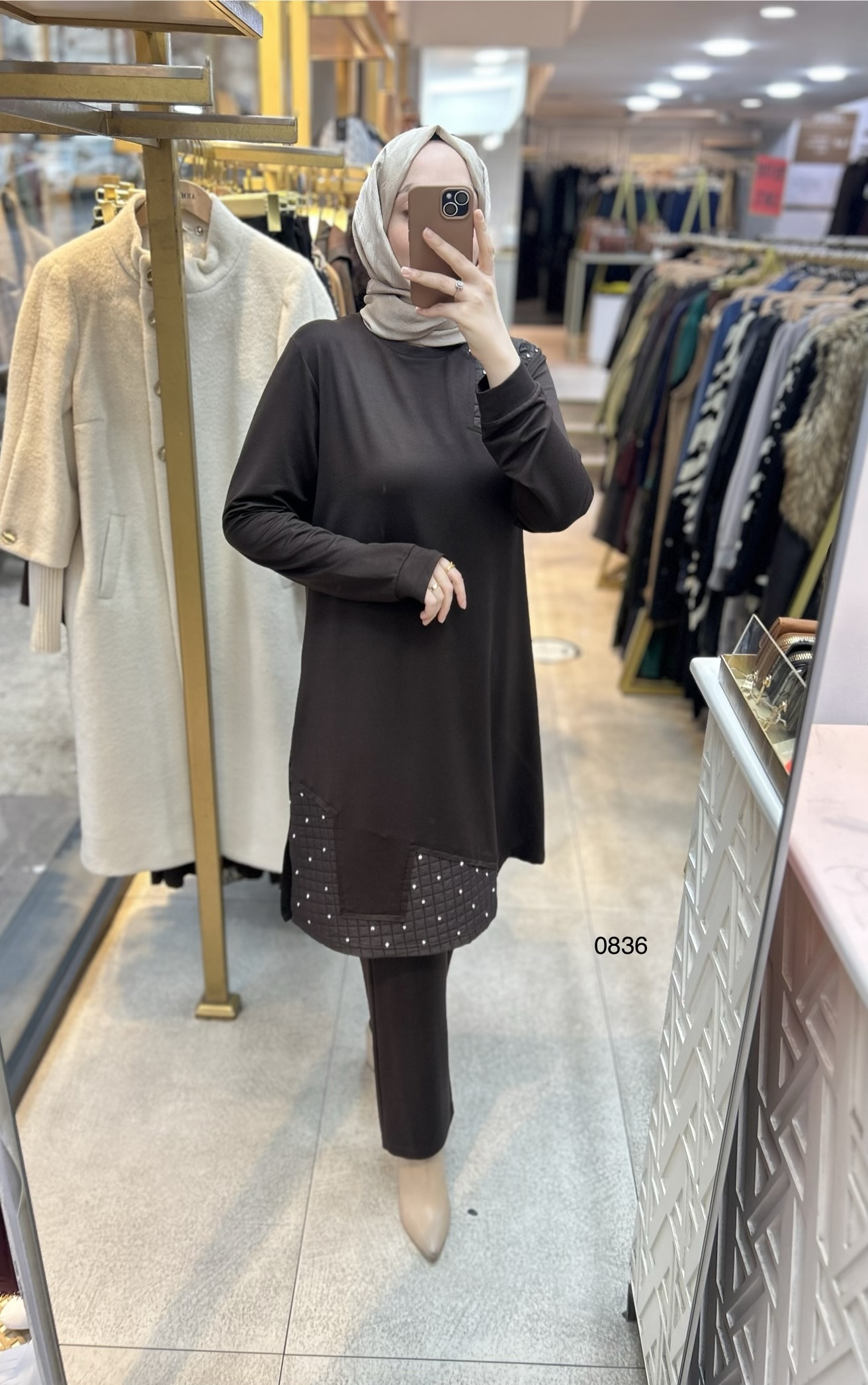 0836 Kapitone ve Taş Detaylı Takım