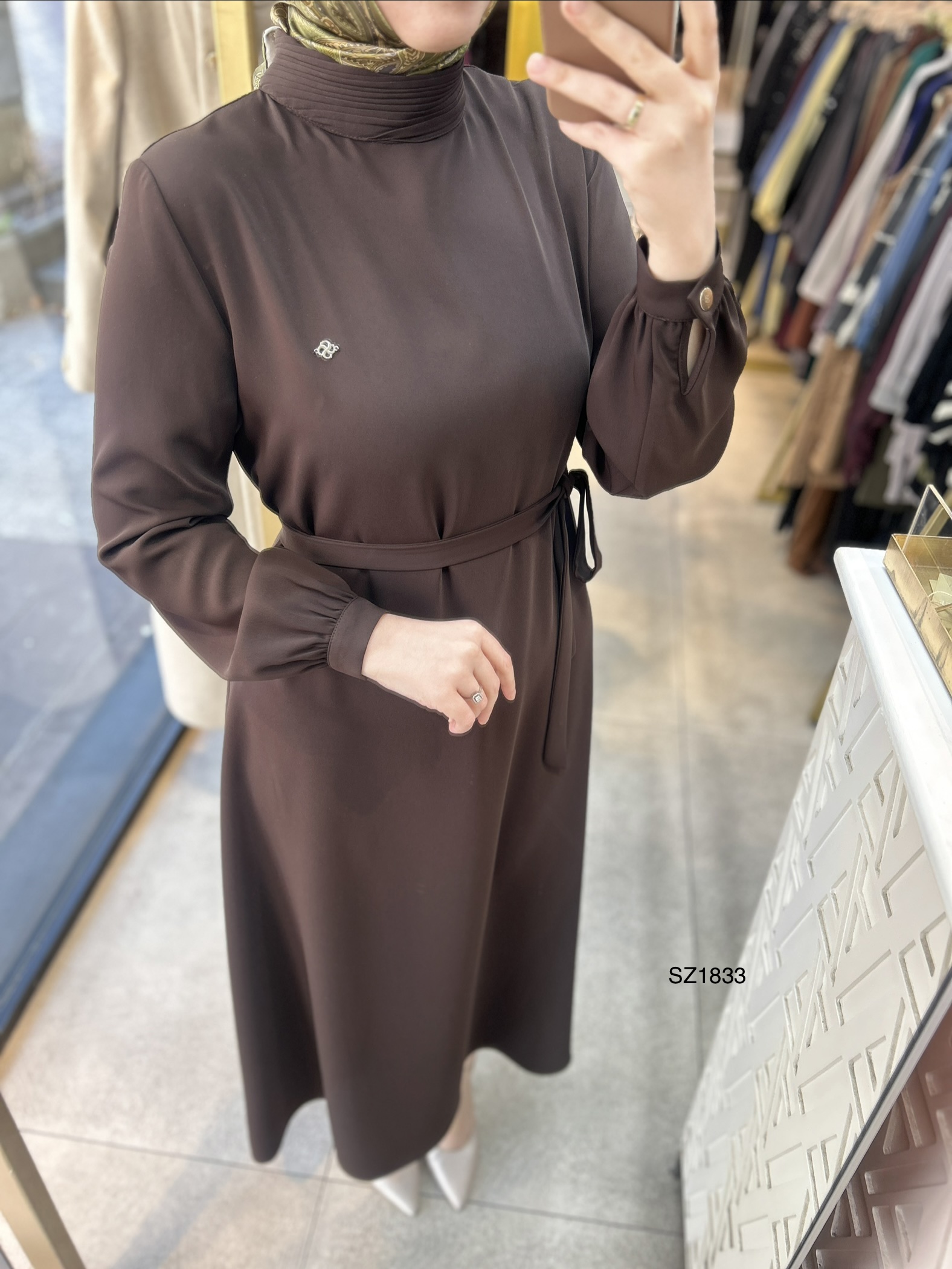 SZ1833 Yüksek Yaka Kemerli Elbise - Görsel 3