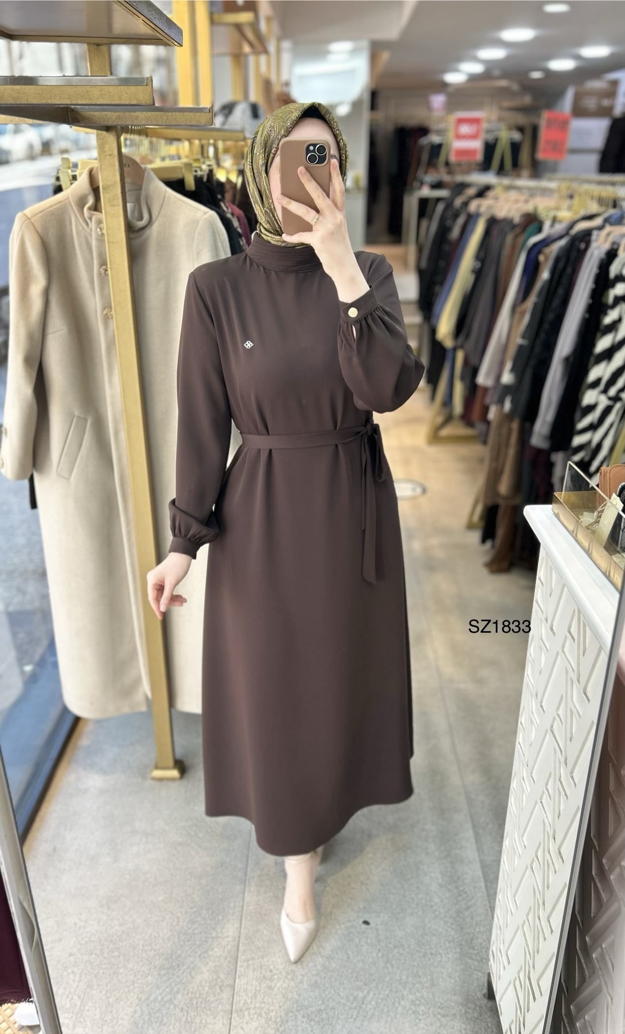 SZ1833 Yüksek Yaka Kemerli Elbise