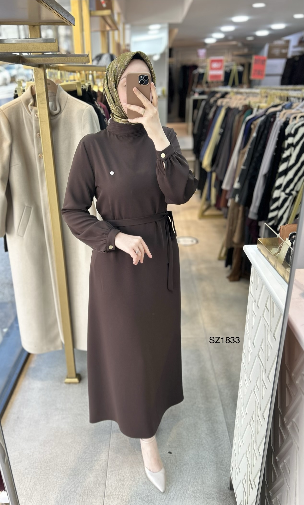 SZ1833 Yüksek Yaka Kemerli Elbise