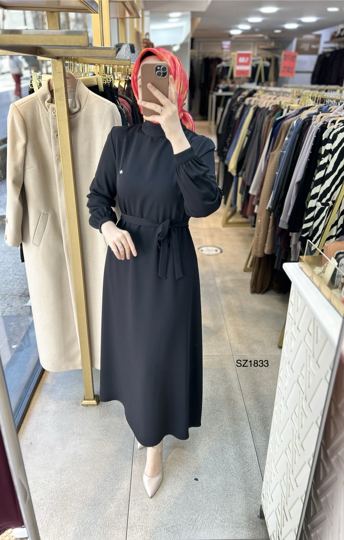 SZ1833 Yüksek Yaka Kemerli Elbise