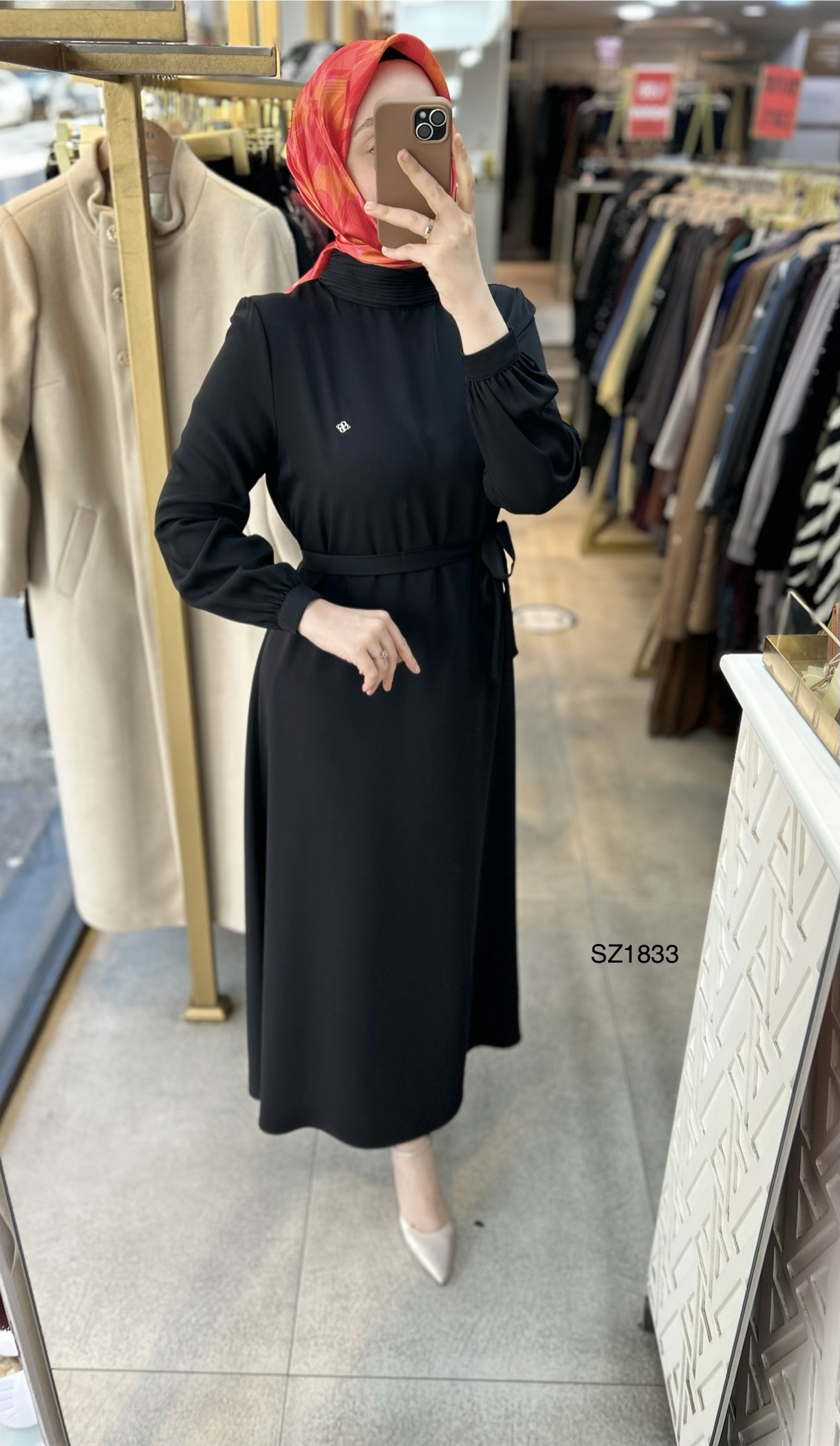 SZ1833 Yüksek Yaka Kemerli Elbise