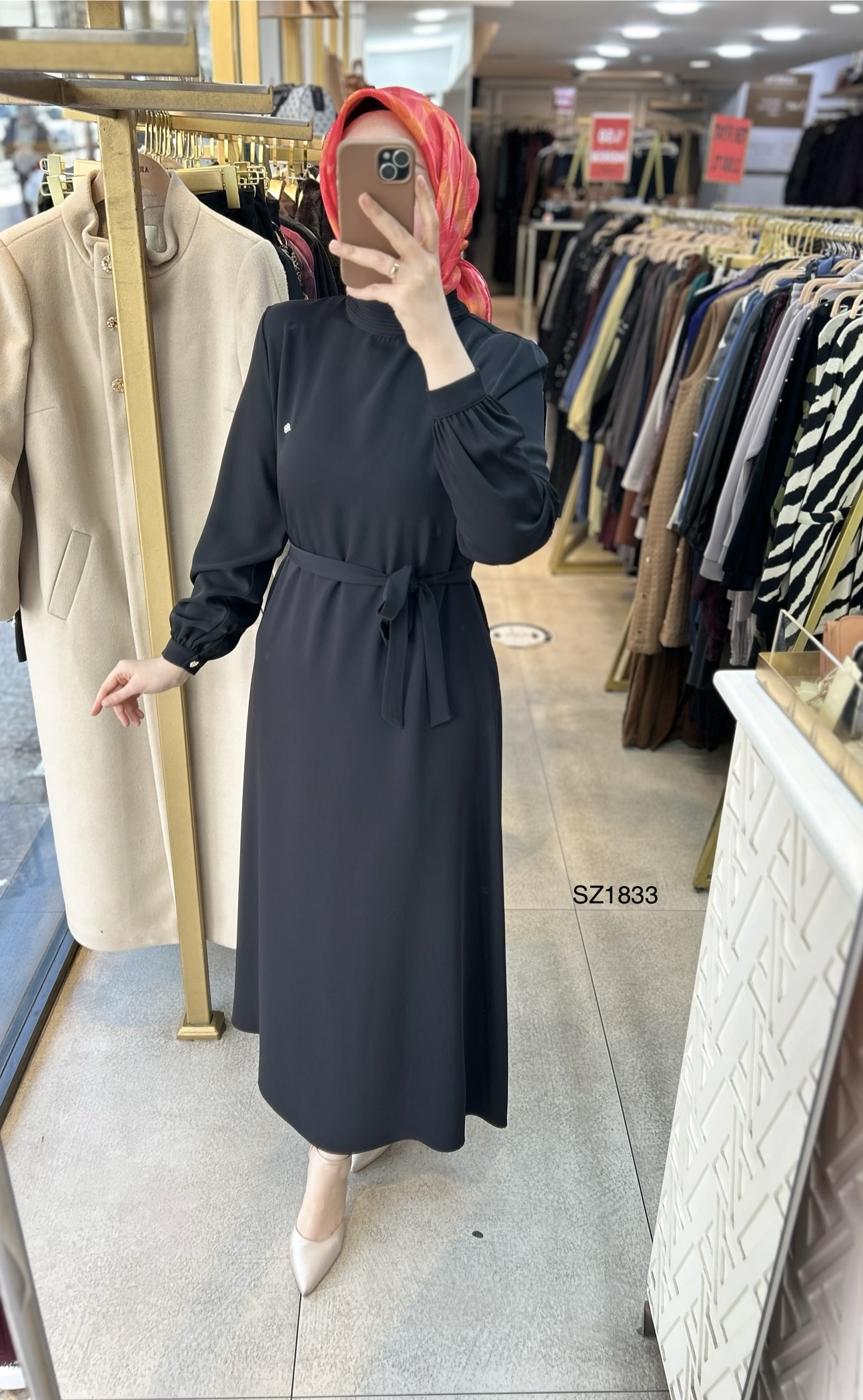 SZ1833 Yüksek Yaka Kemerli Elbise