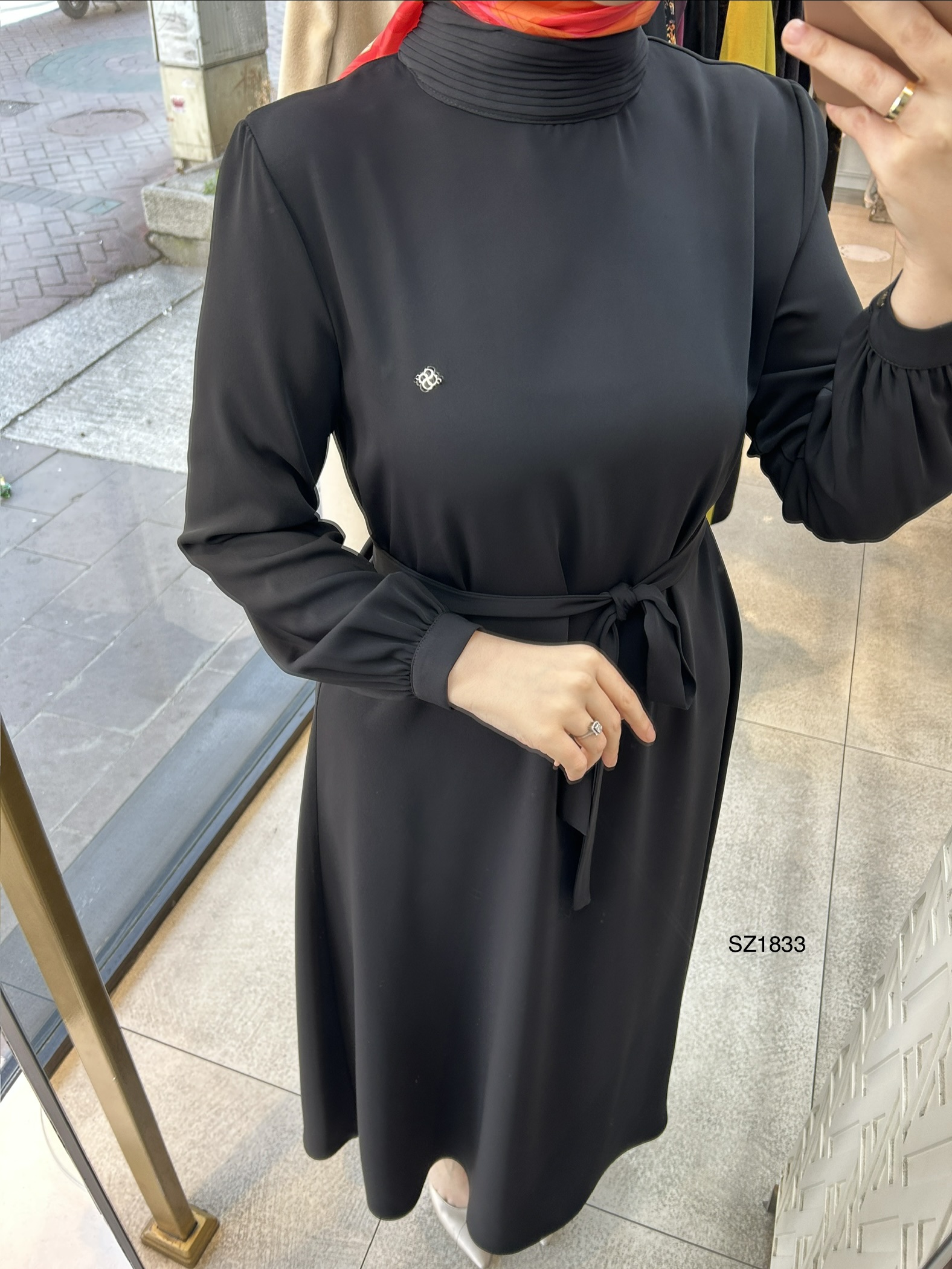 SZ1833 Yüksek Yaka Kemerli Elbise - Görsel 9