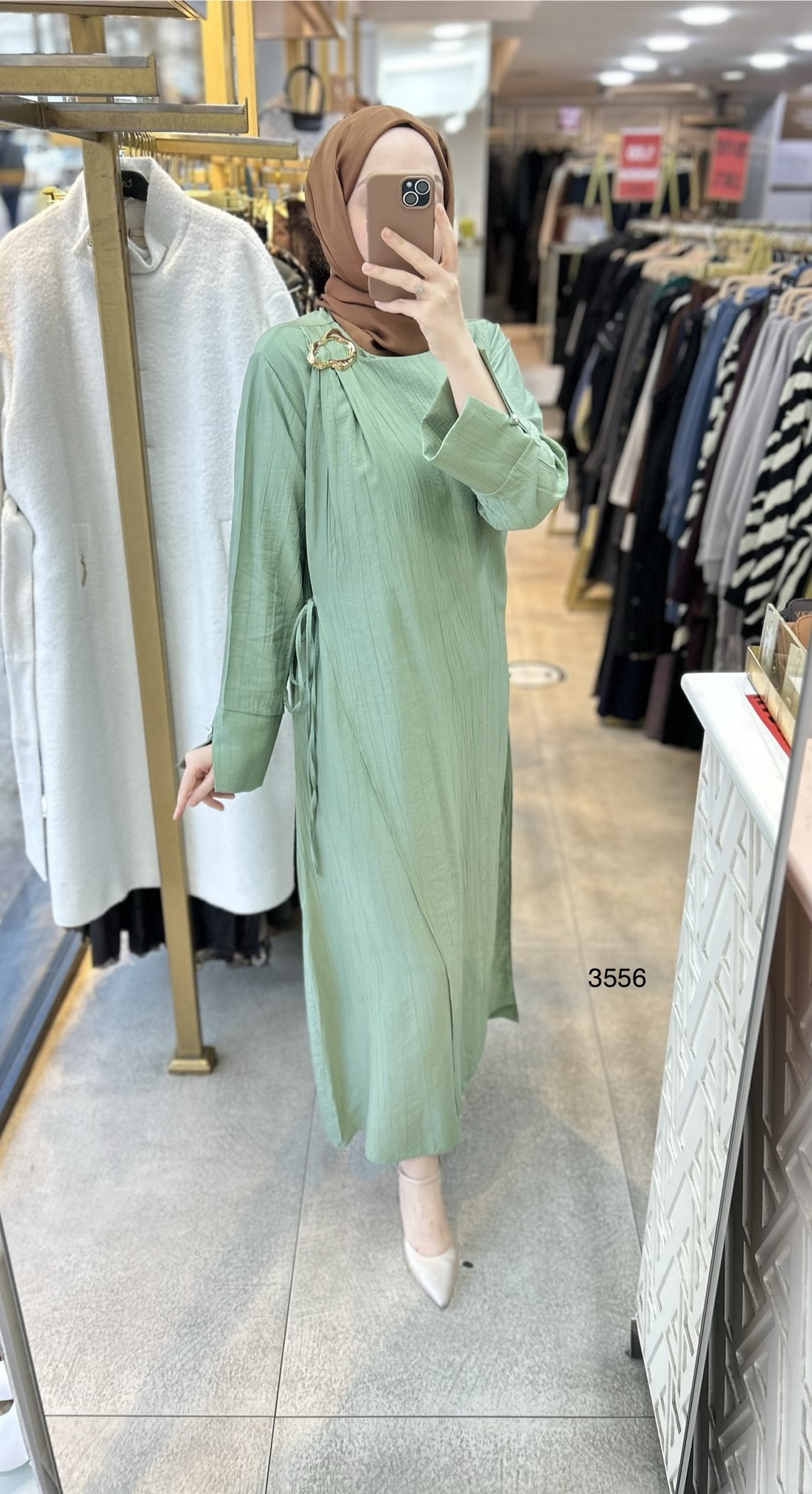 3556 Omuz Aksesuar Detaylı Elbise