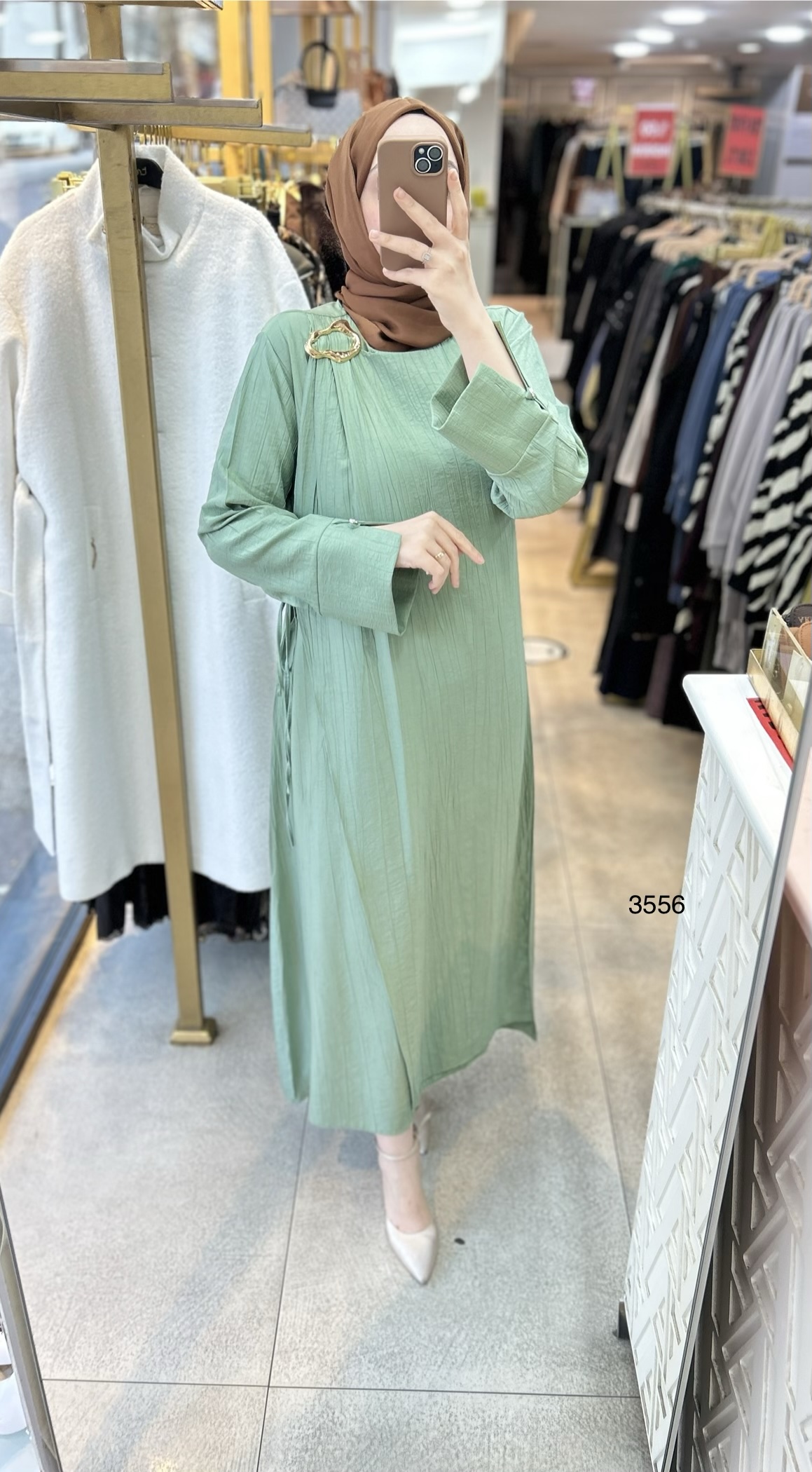 3556 Omuz Aksesuar Detaylı Elbise