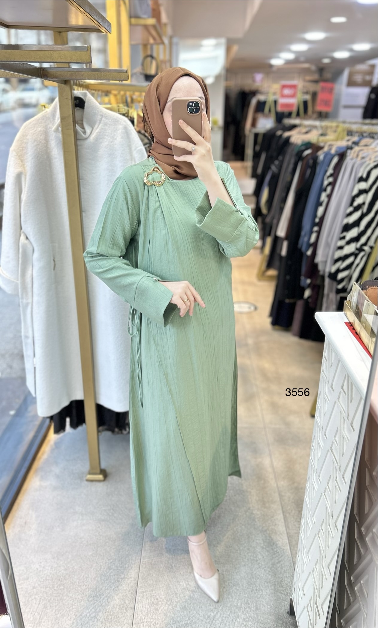 3556 Omuz Aksesuar Detaylı Elbise