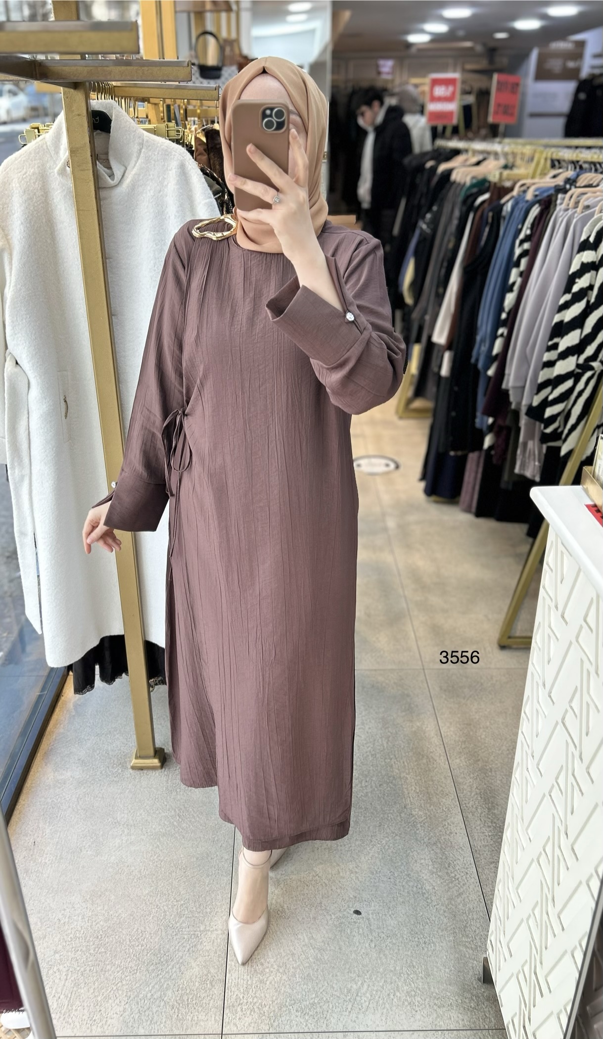 3556 Omuz Aksesuar Detaylı Elbise