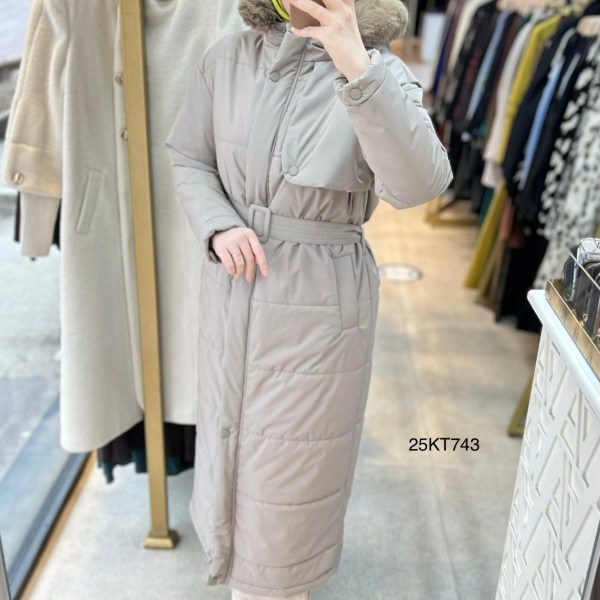 25KT743 Boydan Fermuarlı Aller Detaylı Kemerli Kapüşonu Kürklü Mont - Görsel 3