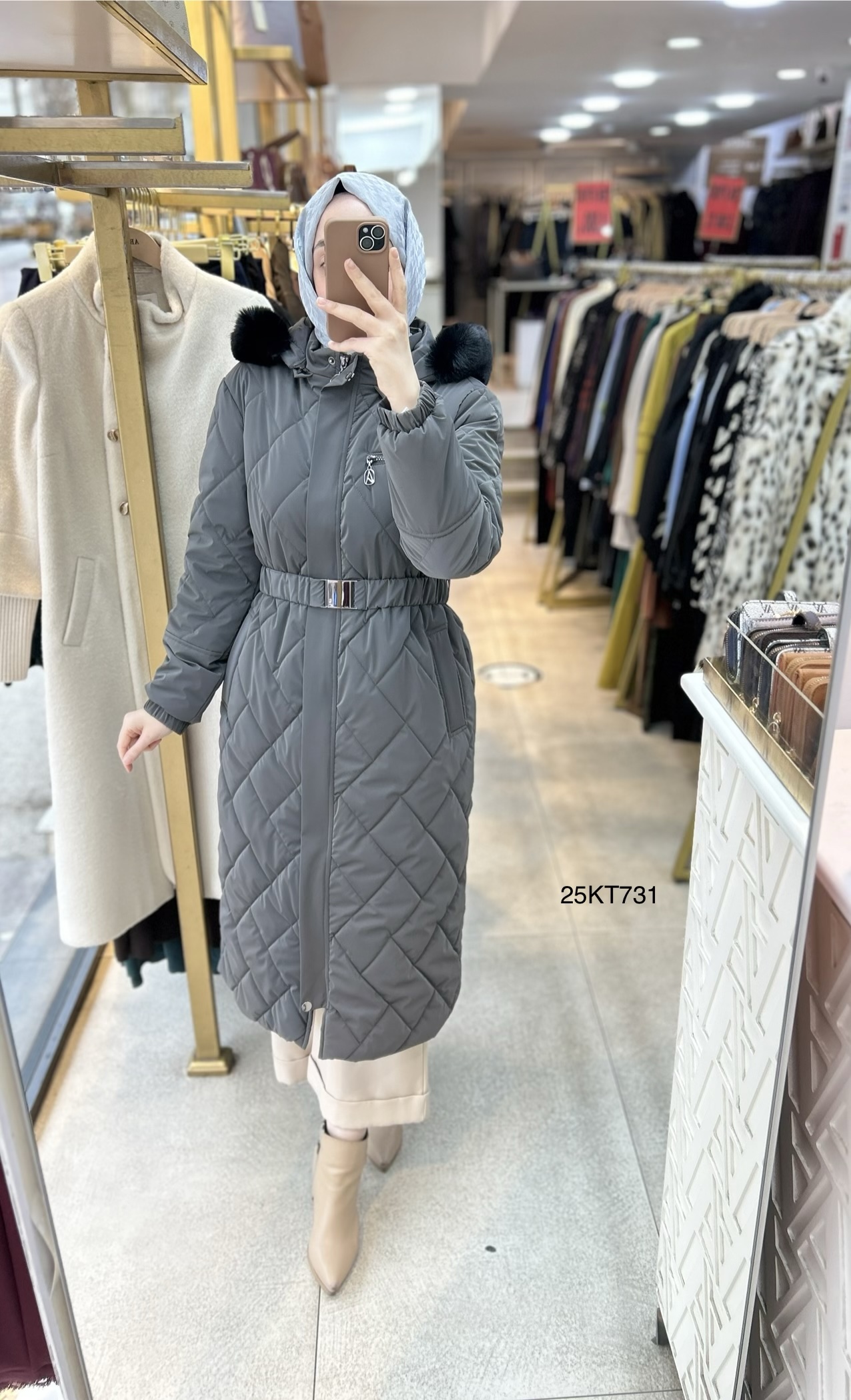 25KT731 Çıkarılabilir Kapüşonlu Kolları Lastikli Fermuar Detaylı Kemerli Kapitone Mont