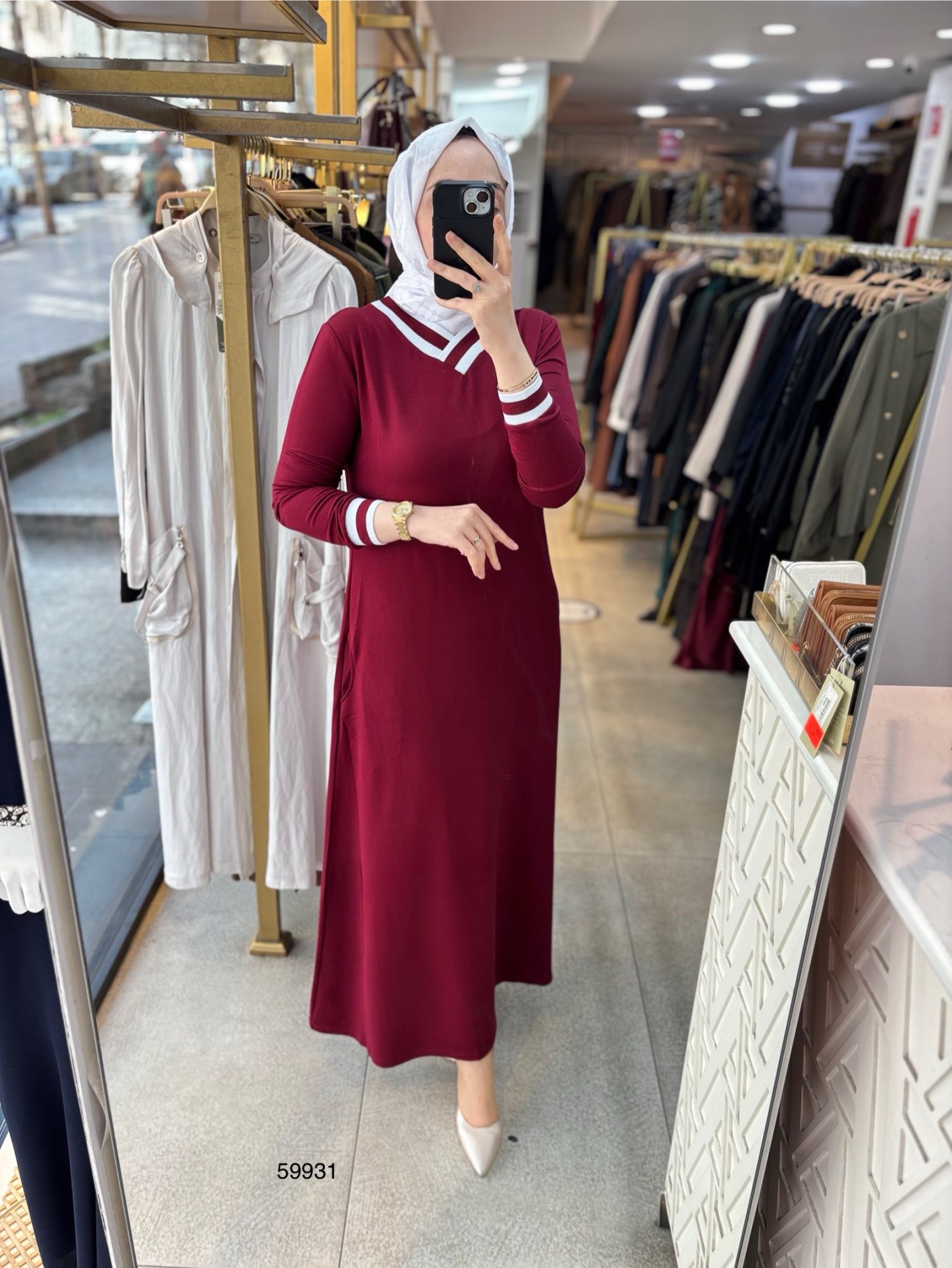 59931 V yaka Çizgili Elbise