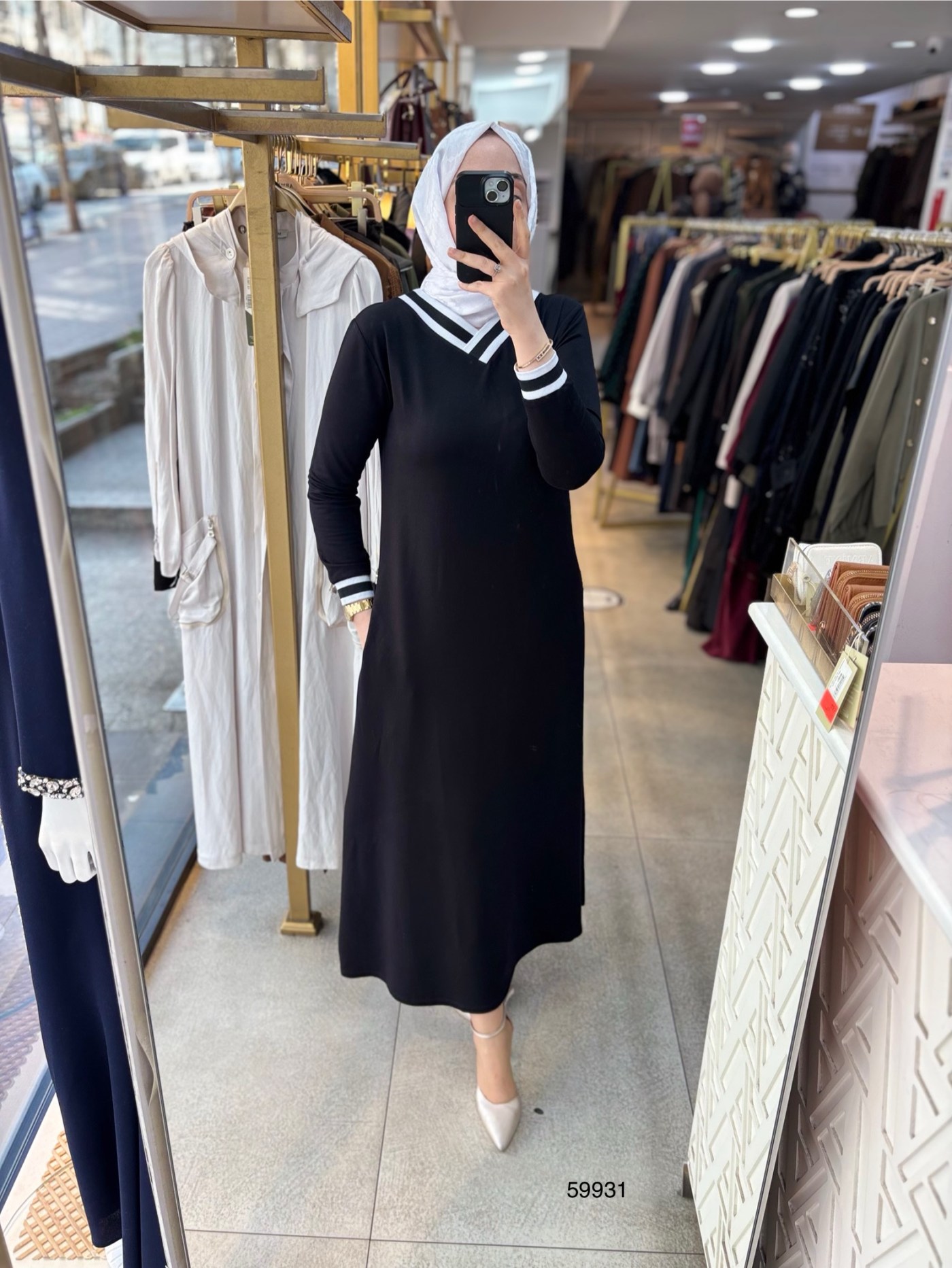 59931 V yaka Çizgili Elbise