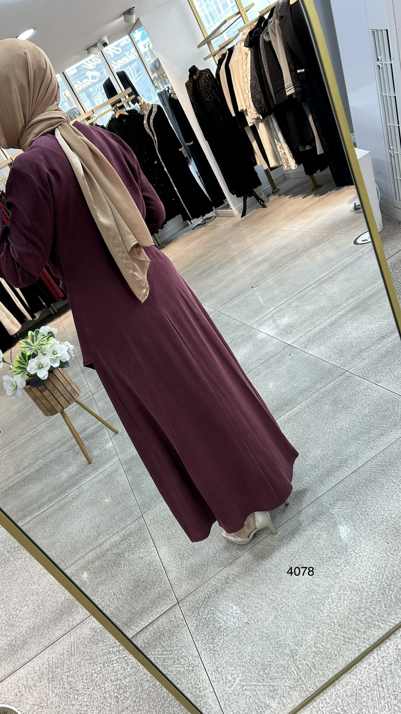 4078 Asimetrik Kesim Detaylı Elbise