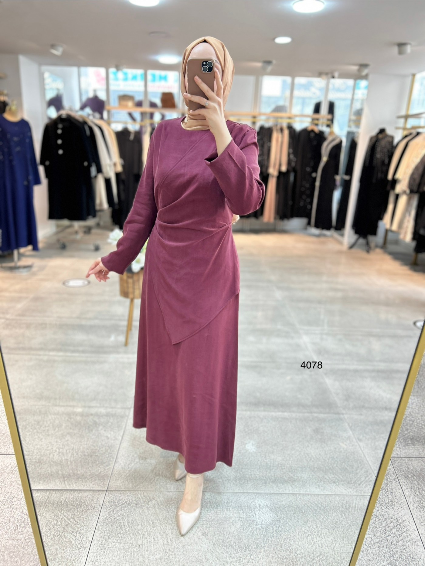 4078 Asimetrik Kesim Detaylı Elbise