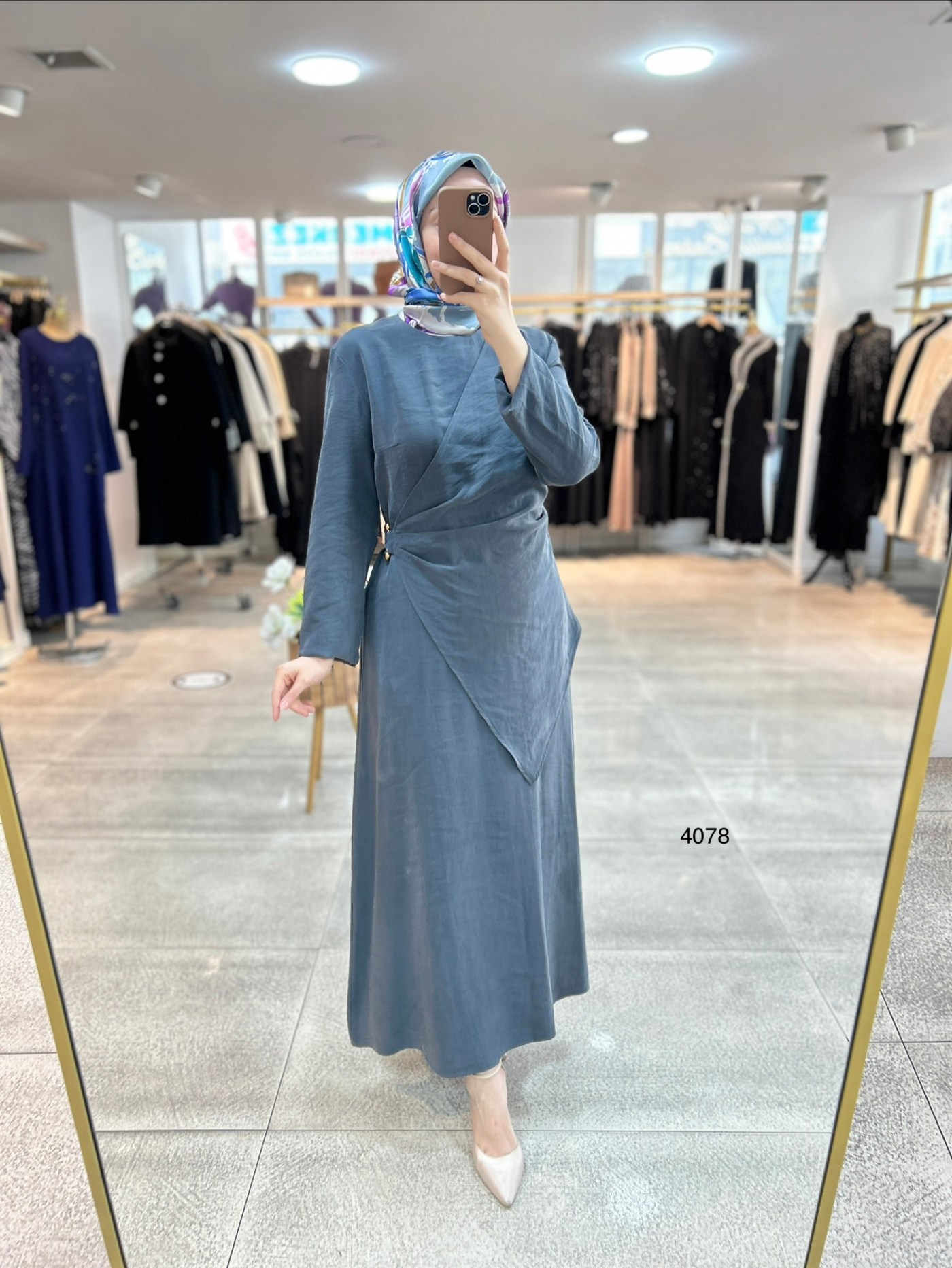 4078 Asimetrik Kesim Detaylı Elbise