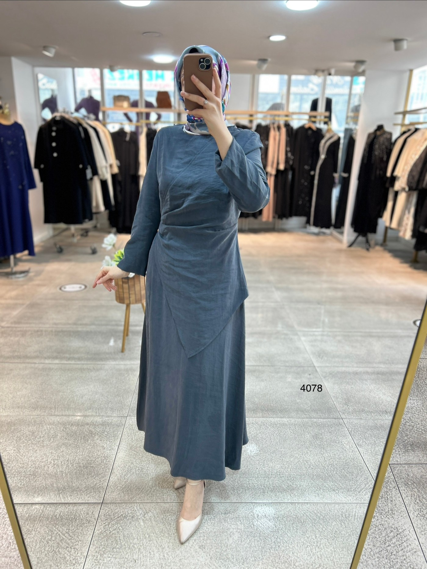 4078 Asimetrik Kesim Detaylı Elbise