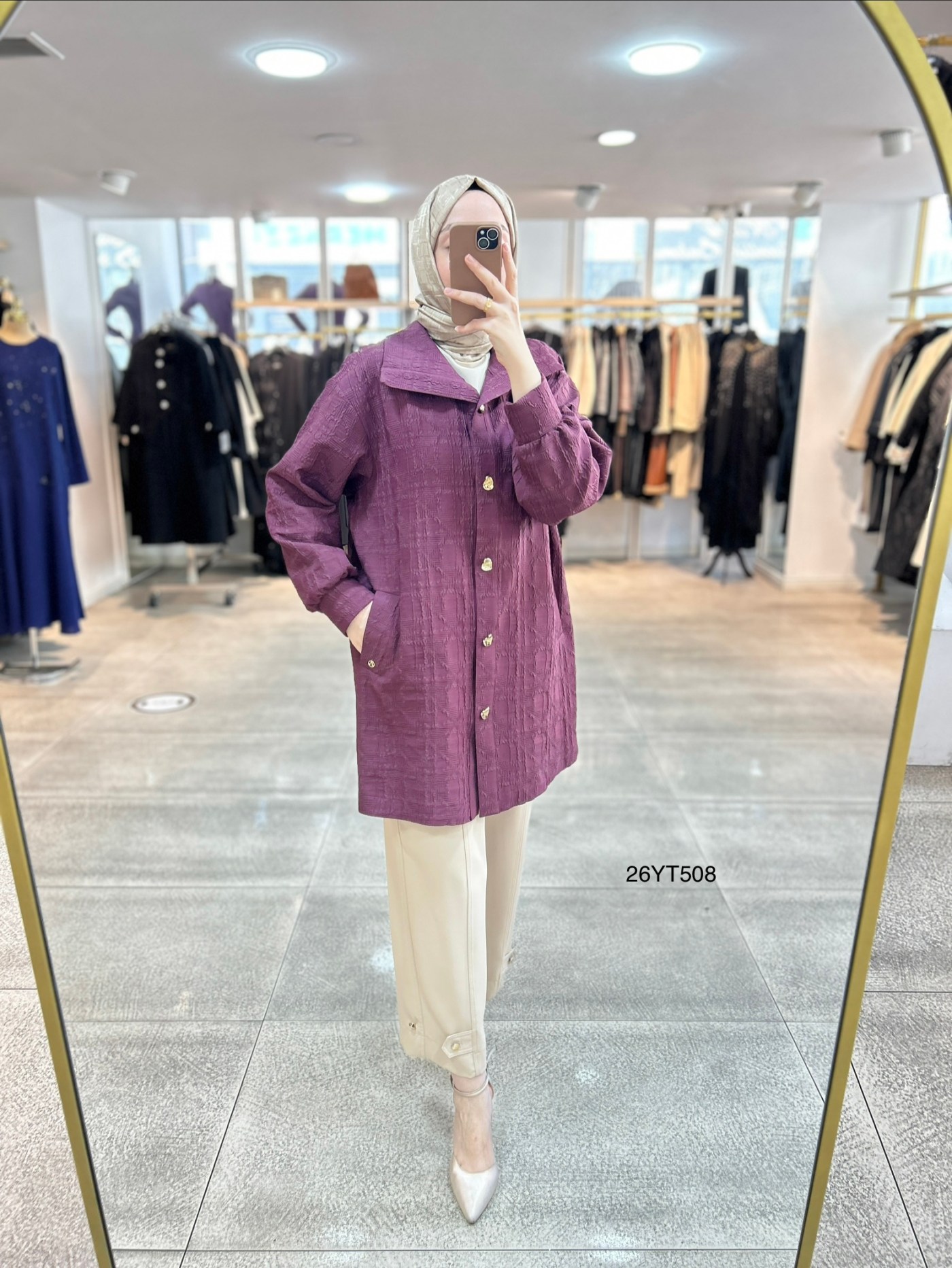 26YT508 Kabartma Kumaş Düğmeli Kap