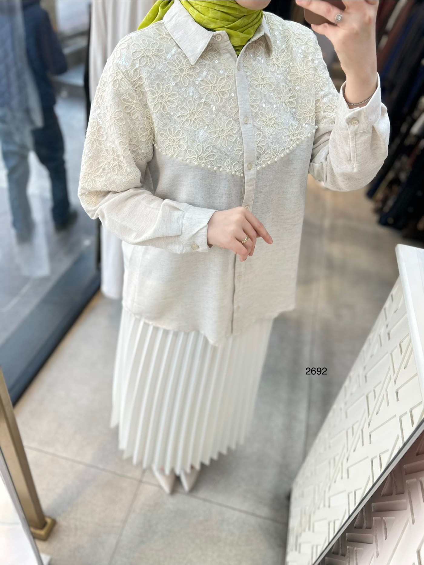 2692 Güpür Detaylı Gömlek