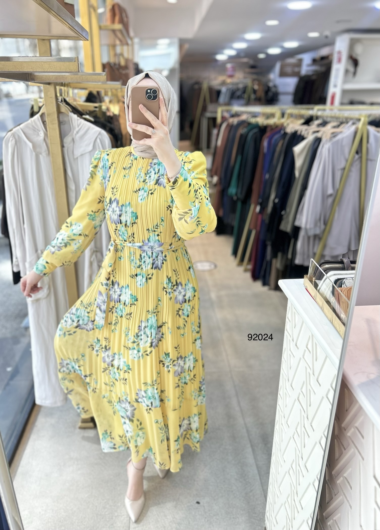 92024 Çiçek Desenli Piliseli Elbise - Görsel 10