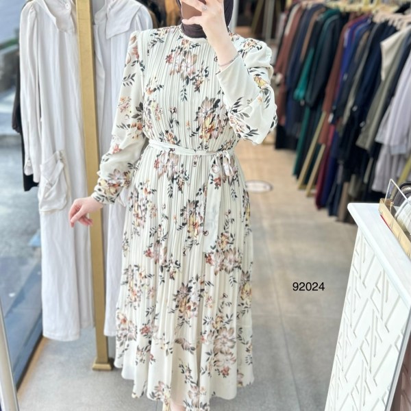 92024 Çiçek Desenli Piliseli Elbise - Görsel 2