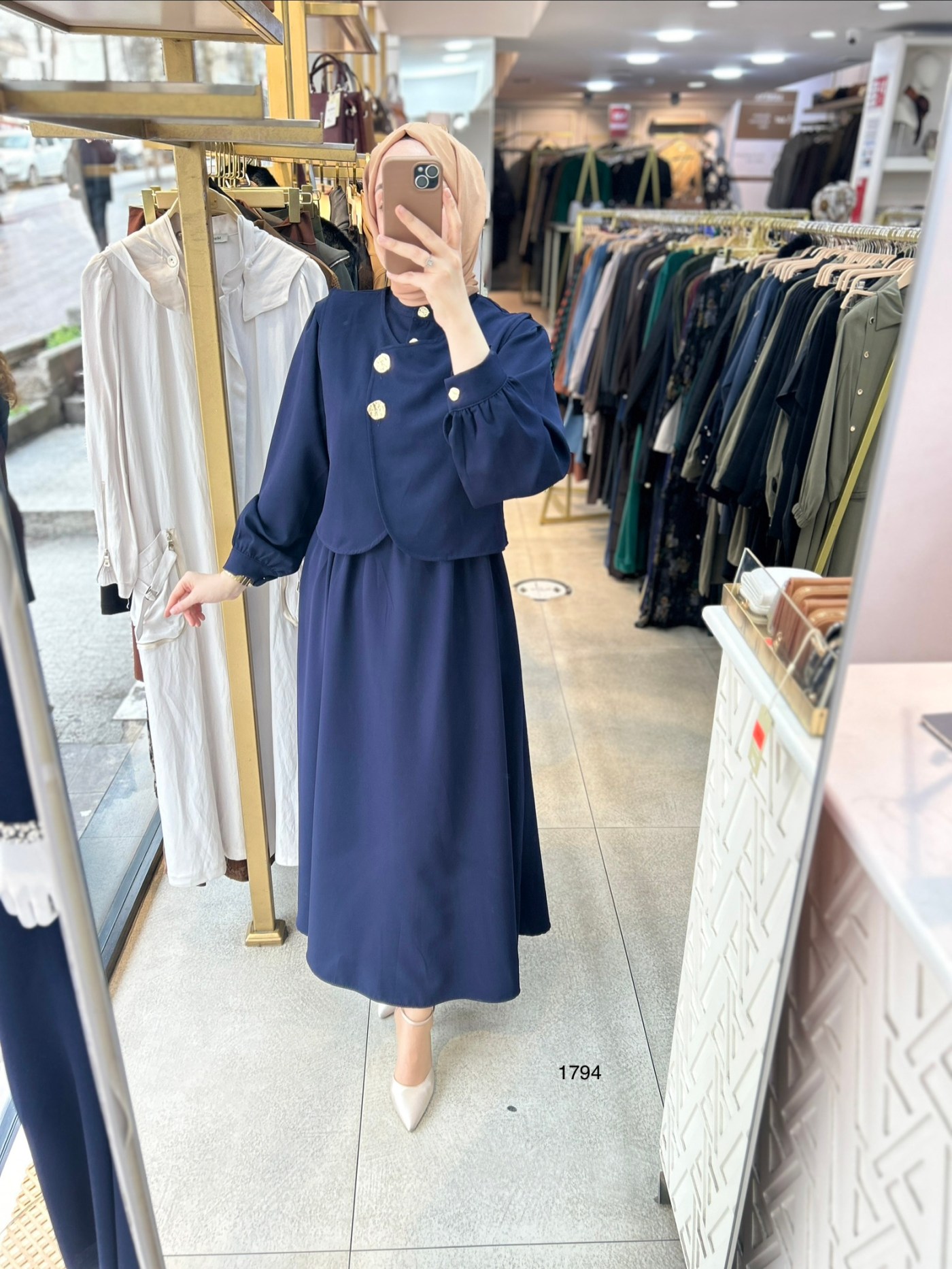 1794 Düğme Detaylı İçli Dışlı Elbise