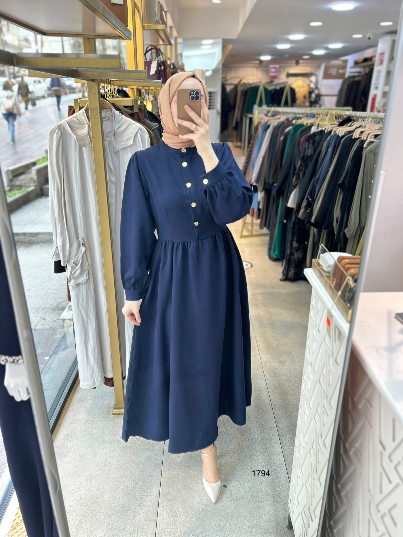 1794 Düğme Detaylı İçli Dışlı Elbise