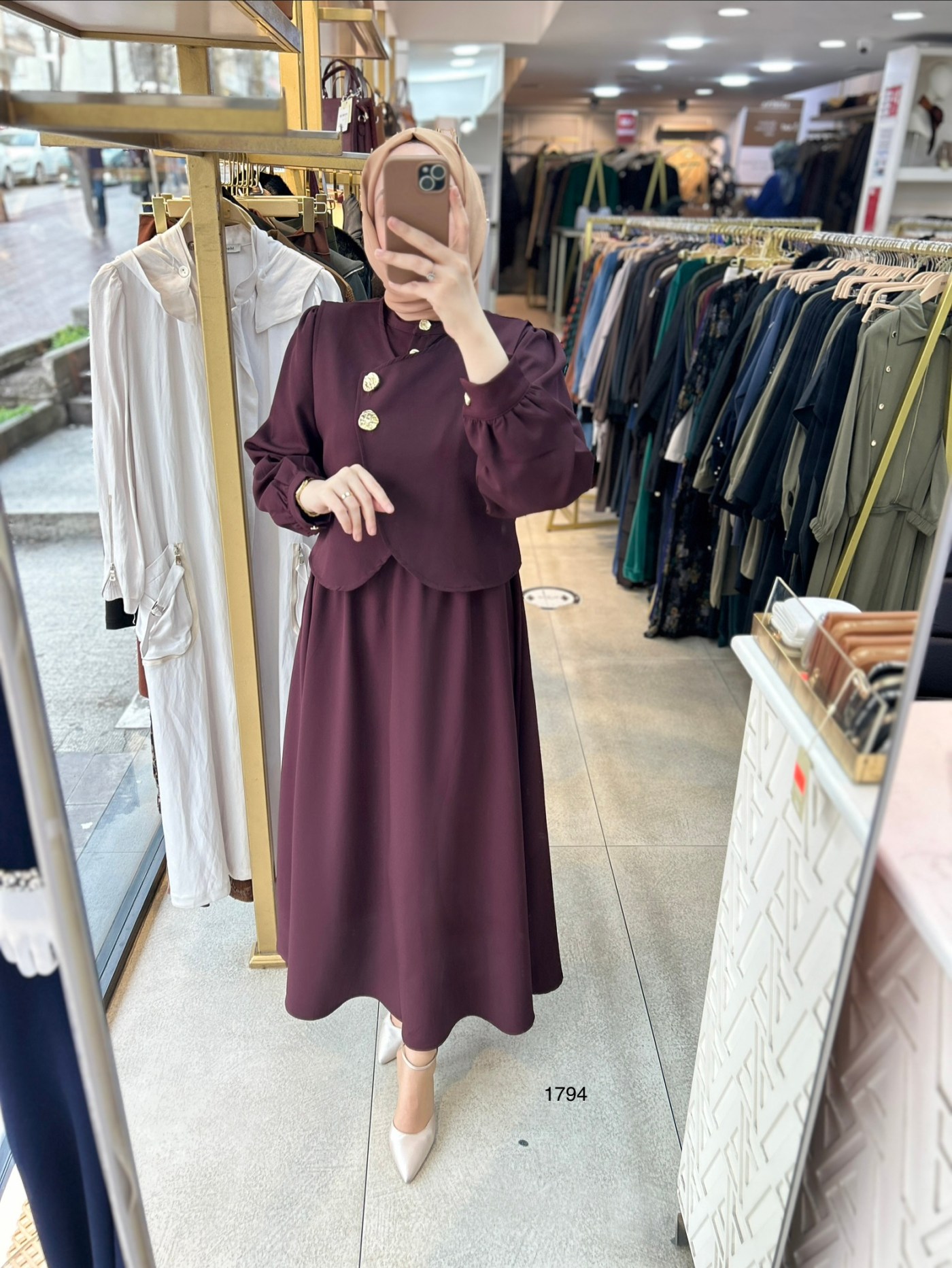 1794 Düğme Detaylı İçli Dışlı Elbise