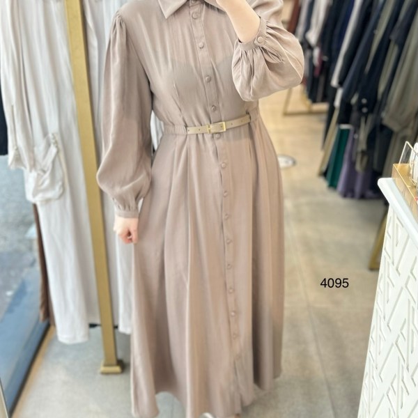 4095 Gömlek Yaka Boydan Düğmeli Kemerli Elbise - Görsel 18