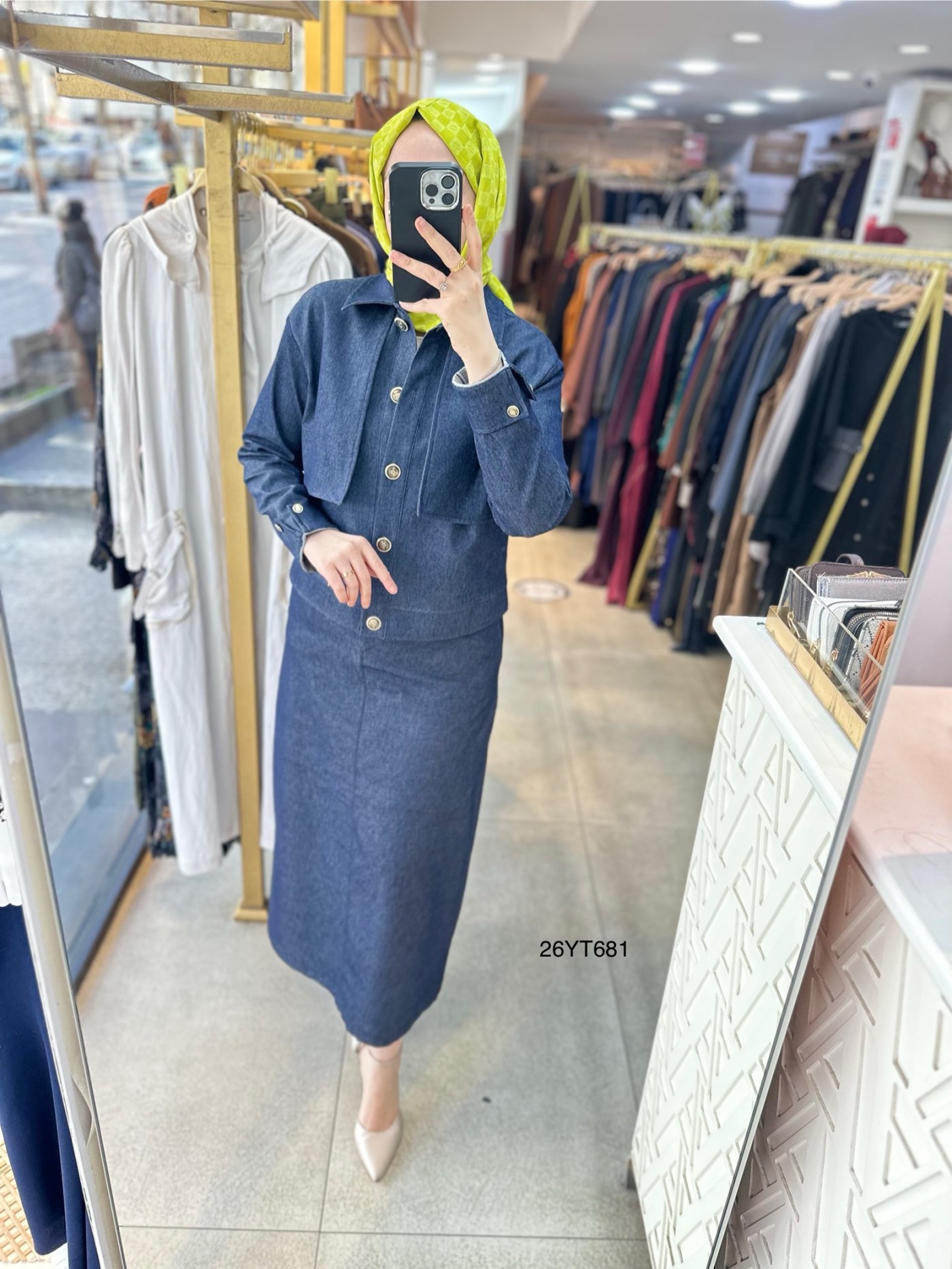 26YT681 Armine Trend Düğmeli Takım