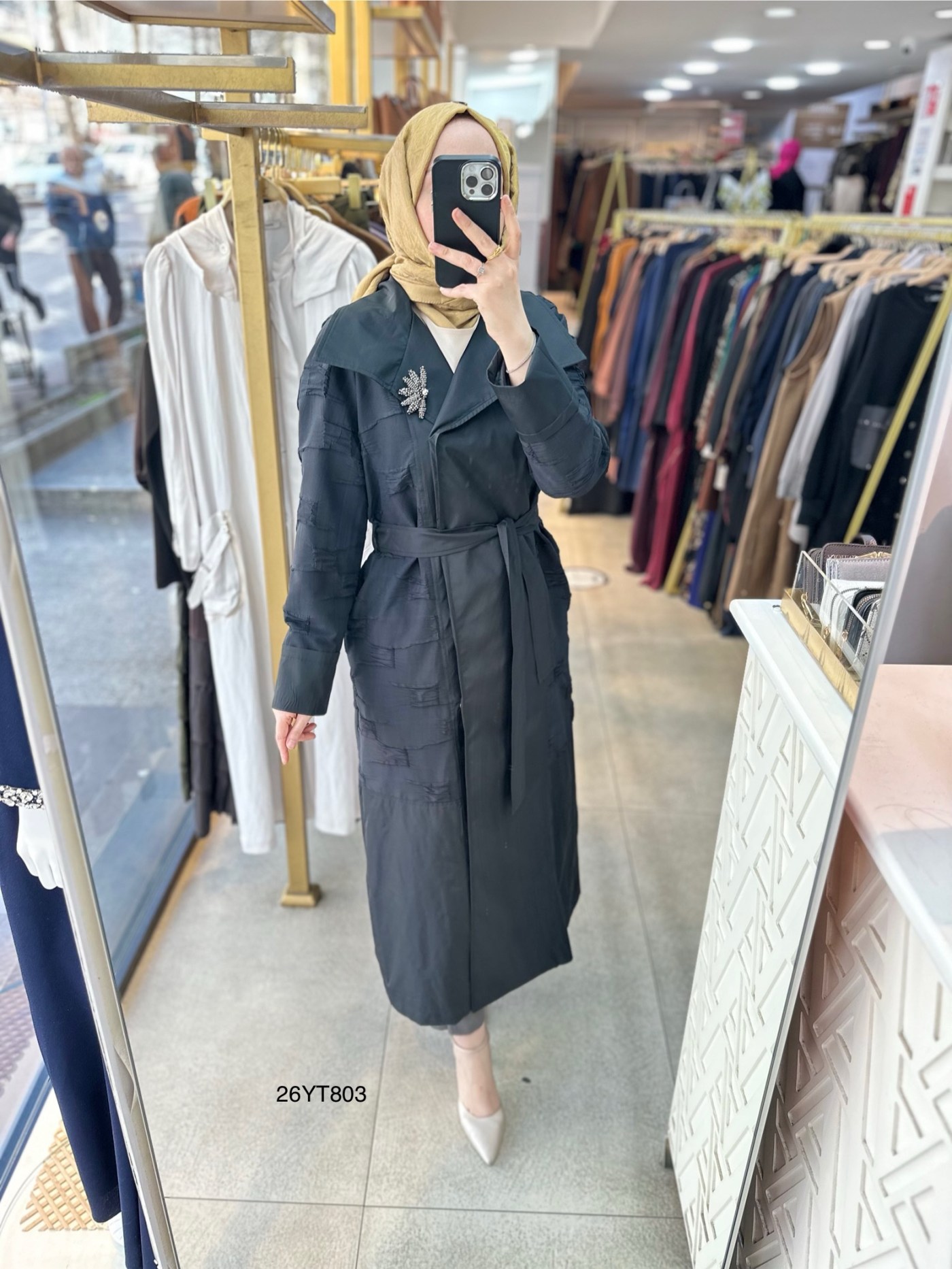 26YT803 Armine Trend Broş Detaylı Kap