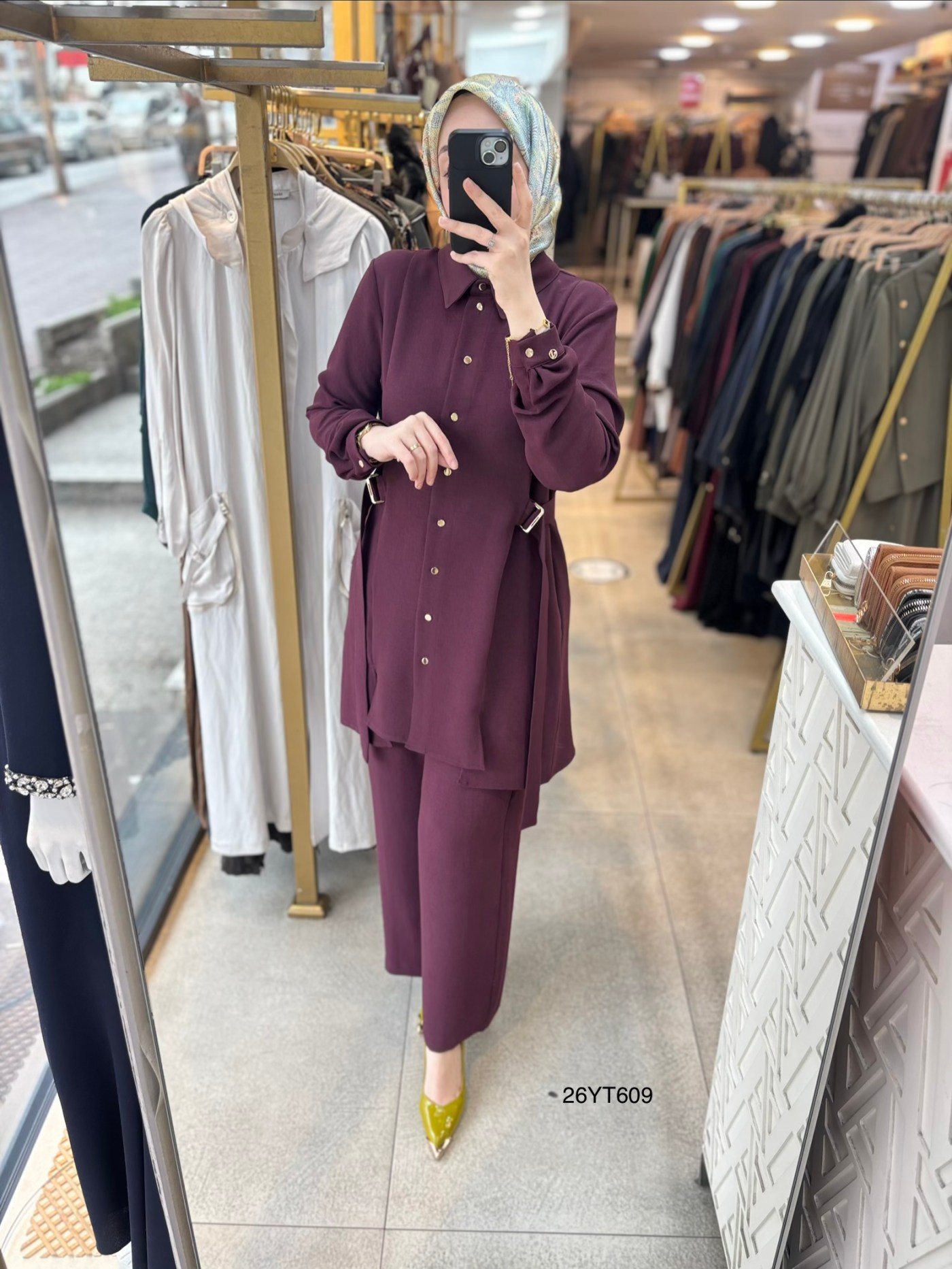 26YT609 Gömlek Yaka Düğmeli Kemerli Takım