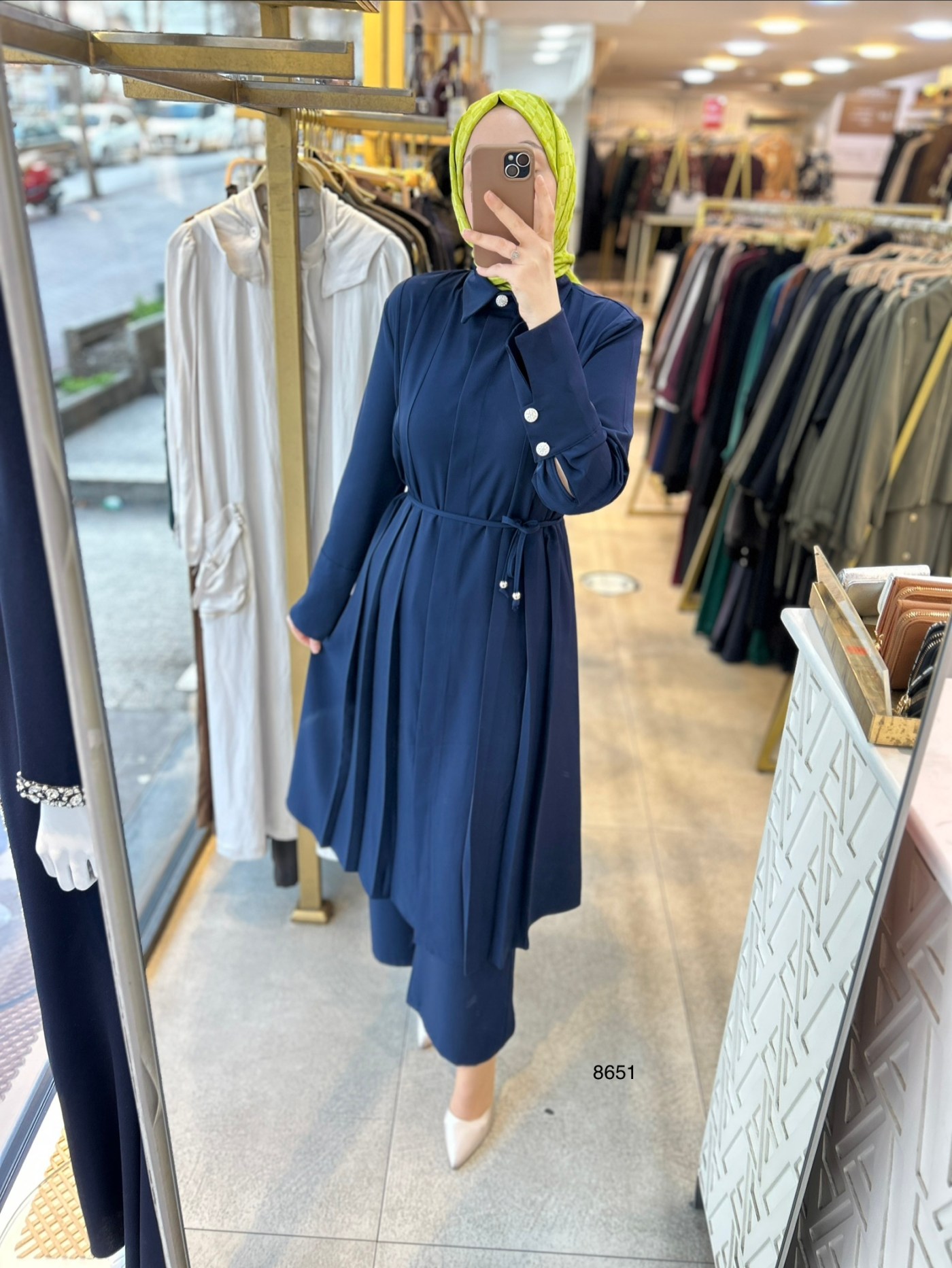 8651 Dik Yakalı Düğme Detaylı Takım