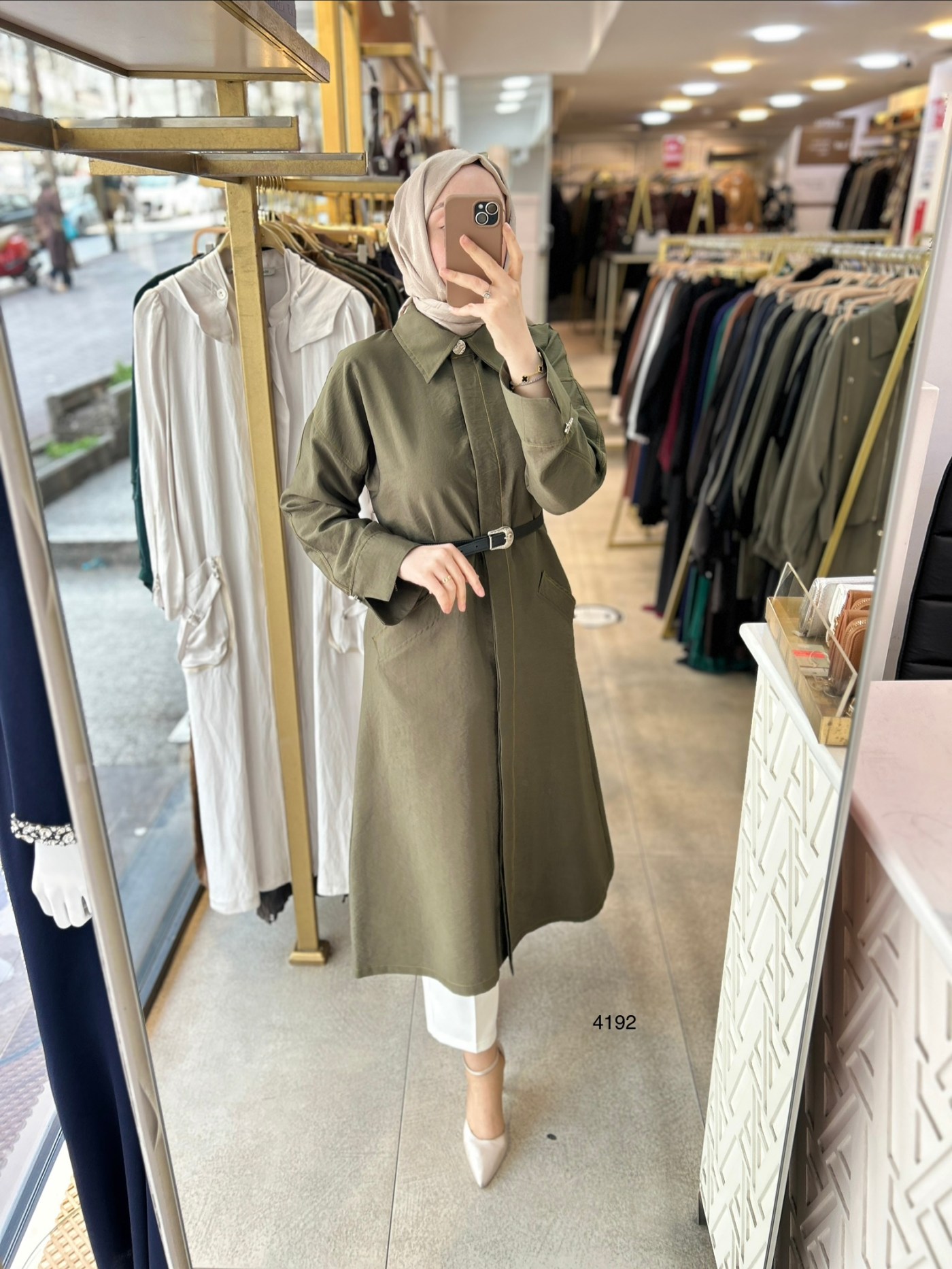 4192 Uzun Kollu Önden Düğmeli Belden Kemerli Kap