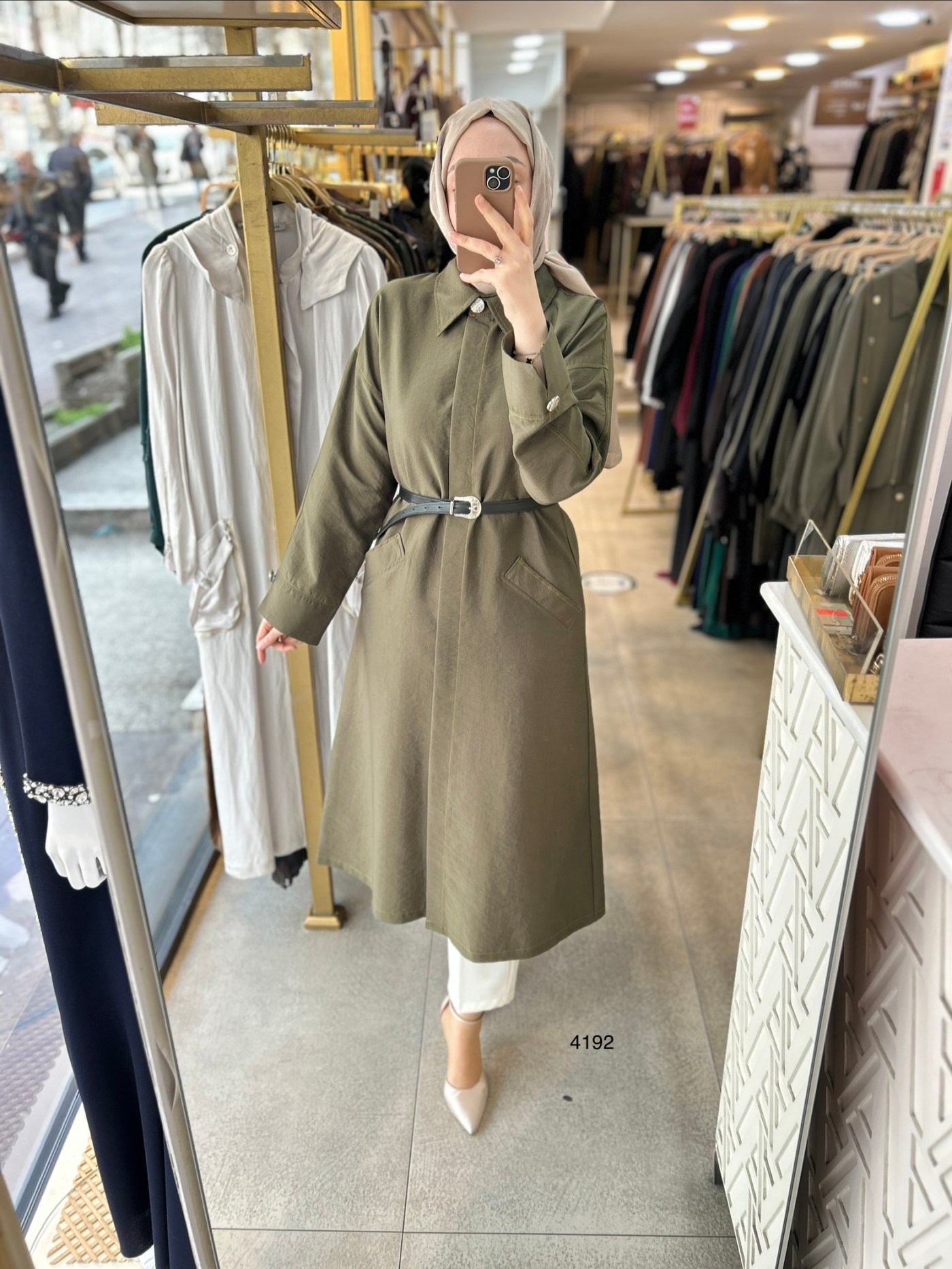 4192 Uzun Kollu Önden Düğmeli Belden Kemerli Kap