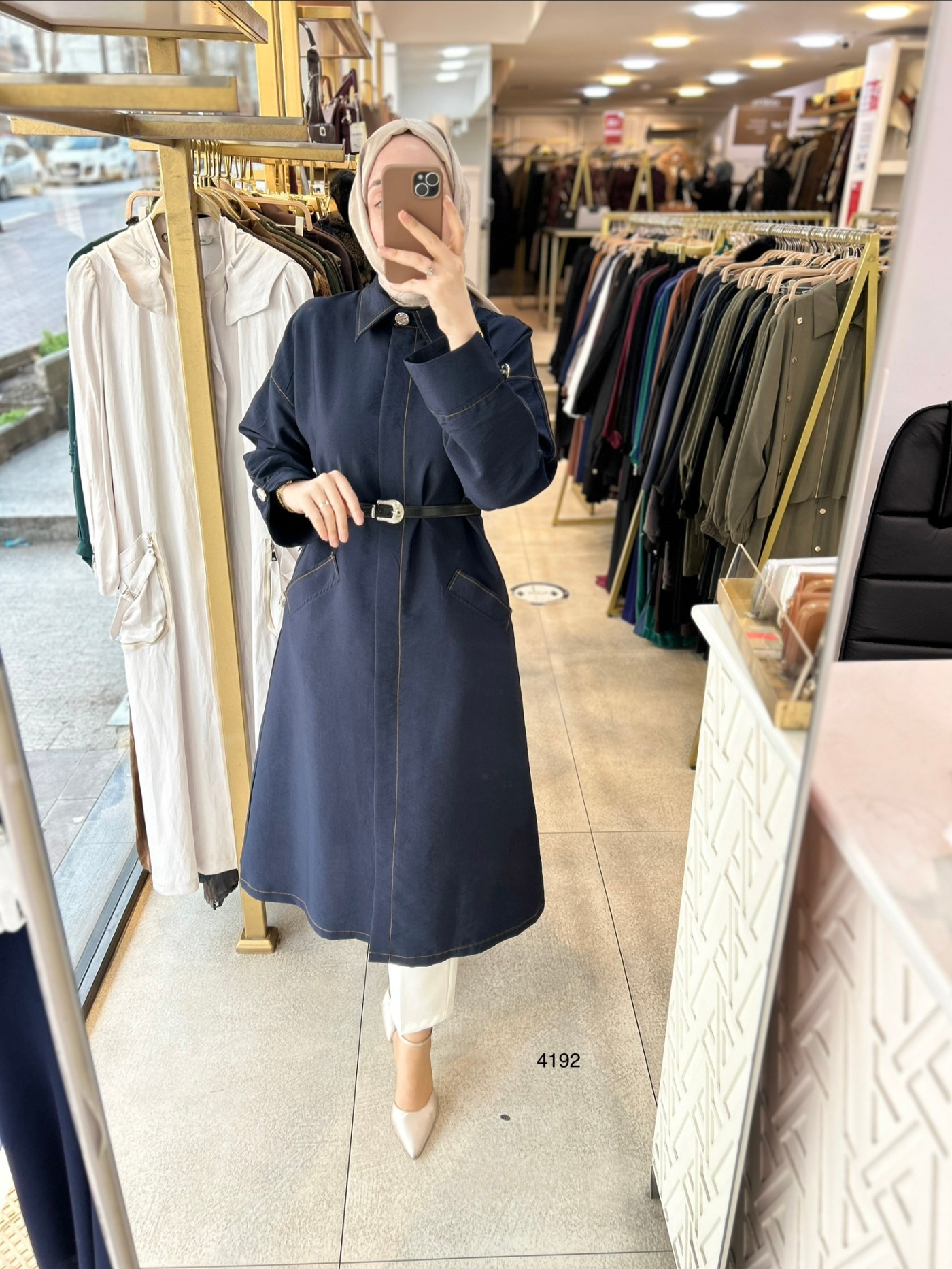 4192 Uzun Kollu Önden Düğmeli Belden Kemerli Kap