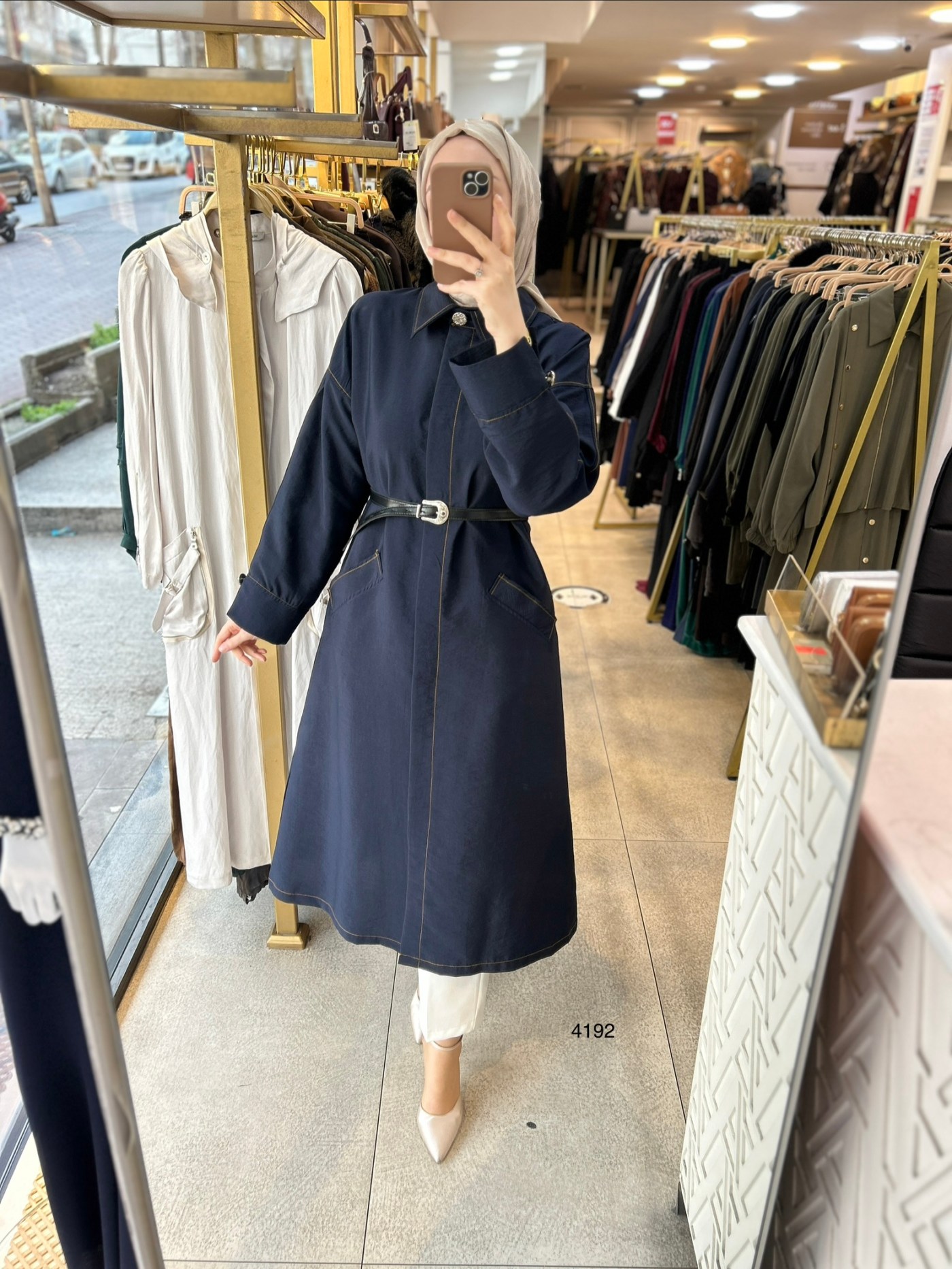 4192 Uzun Kollu Önden Düğmeli Belden Kemerli Kap