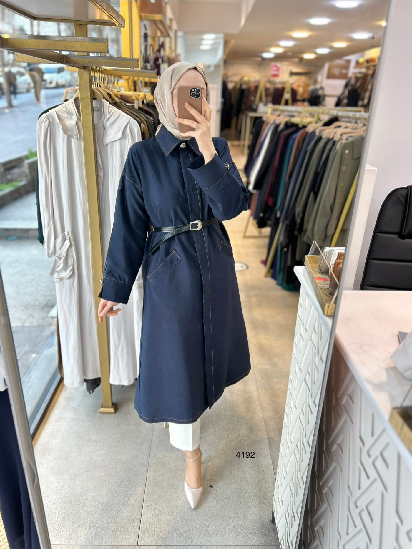 4192 Uzun Kollu Önden Düğmeli Belden Kemerli Kap