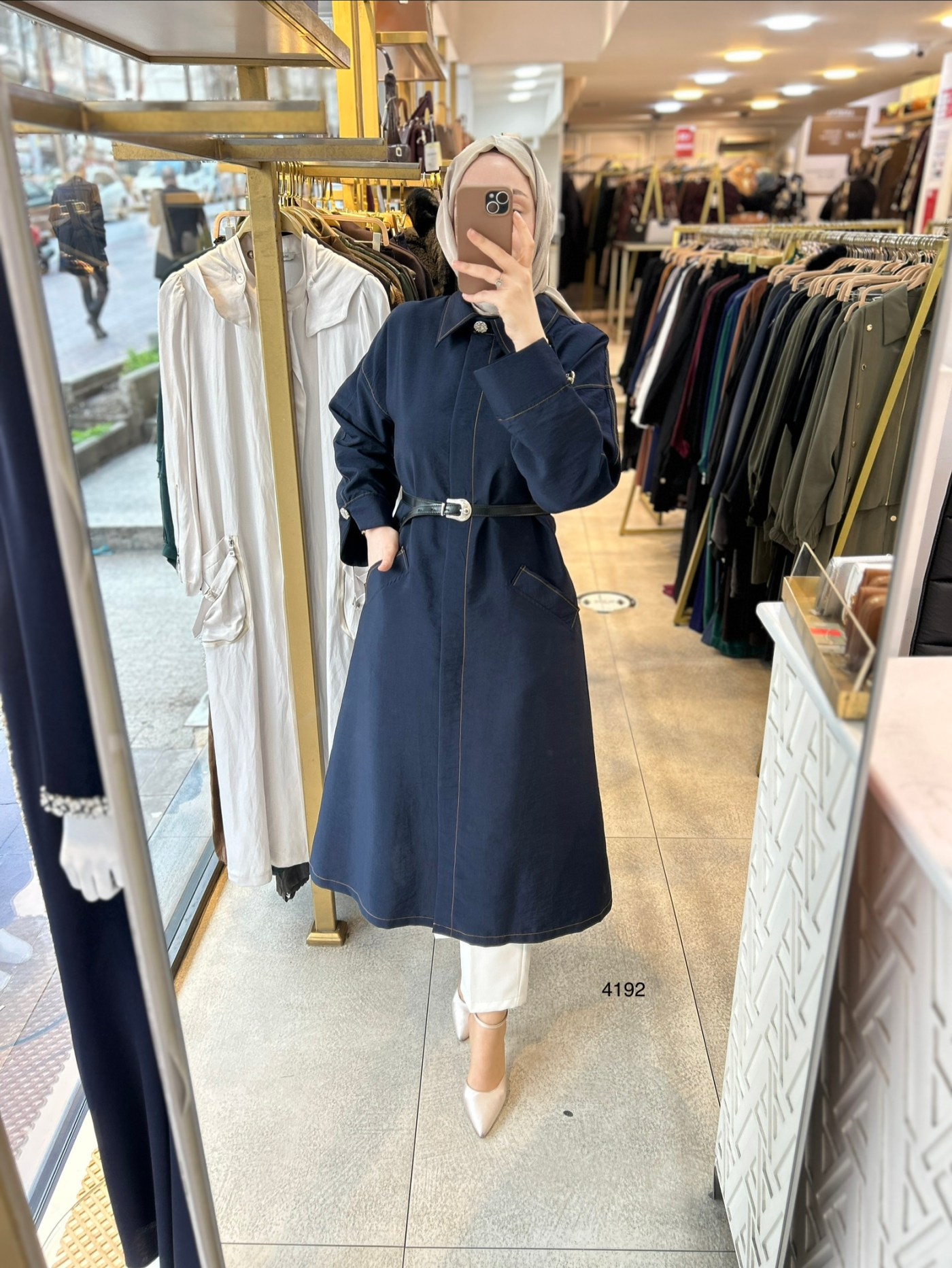 4192 Uzun Kollu Önden Düğmeli Belden Kemerli Kap