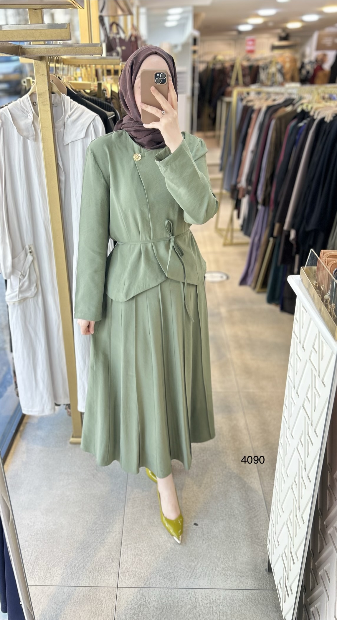 4090 Kemerli Düğme Detaylı Etekli Takım