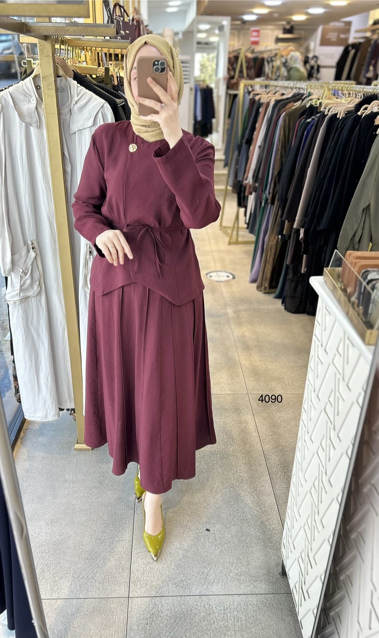 4090 Kemerli Düğme Detaylı Etekli Takım