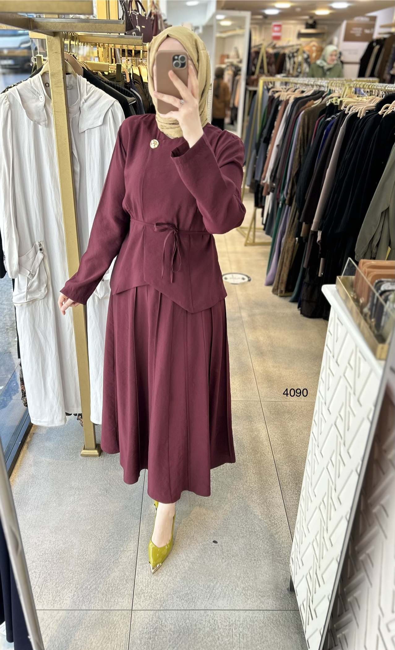 4090 Kemerli Düğme Detaylı Etekli Takım