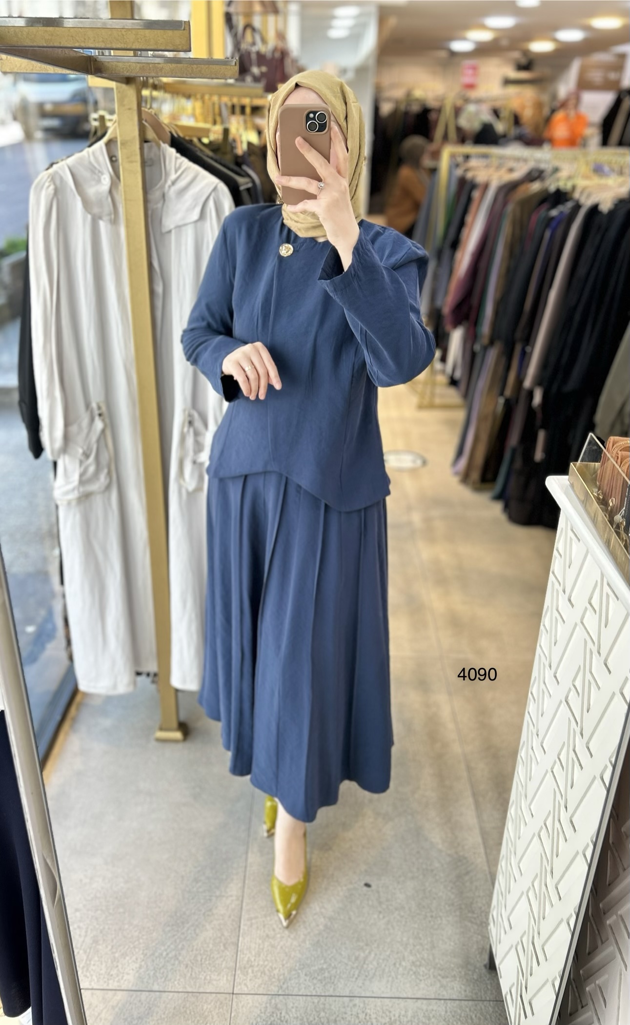 4090 Kemerli Düğme Detaylı Etekli Takım