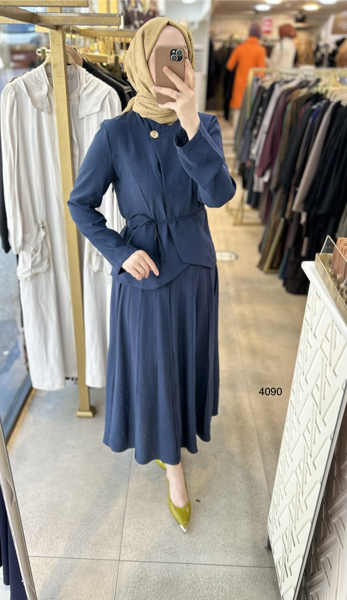 4090 Kemerli Düğme Detaylı Etekli Takım