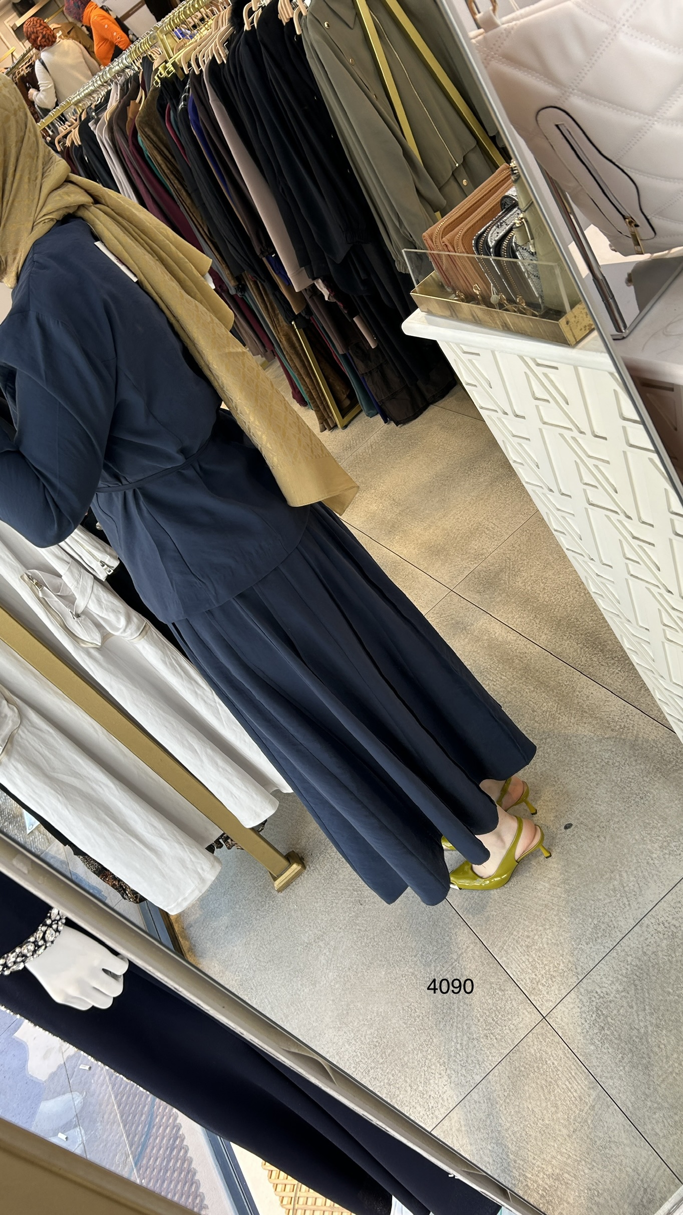 4090 Kemerli Düğme Detaylı Etekli Takım