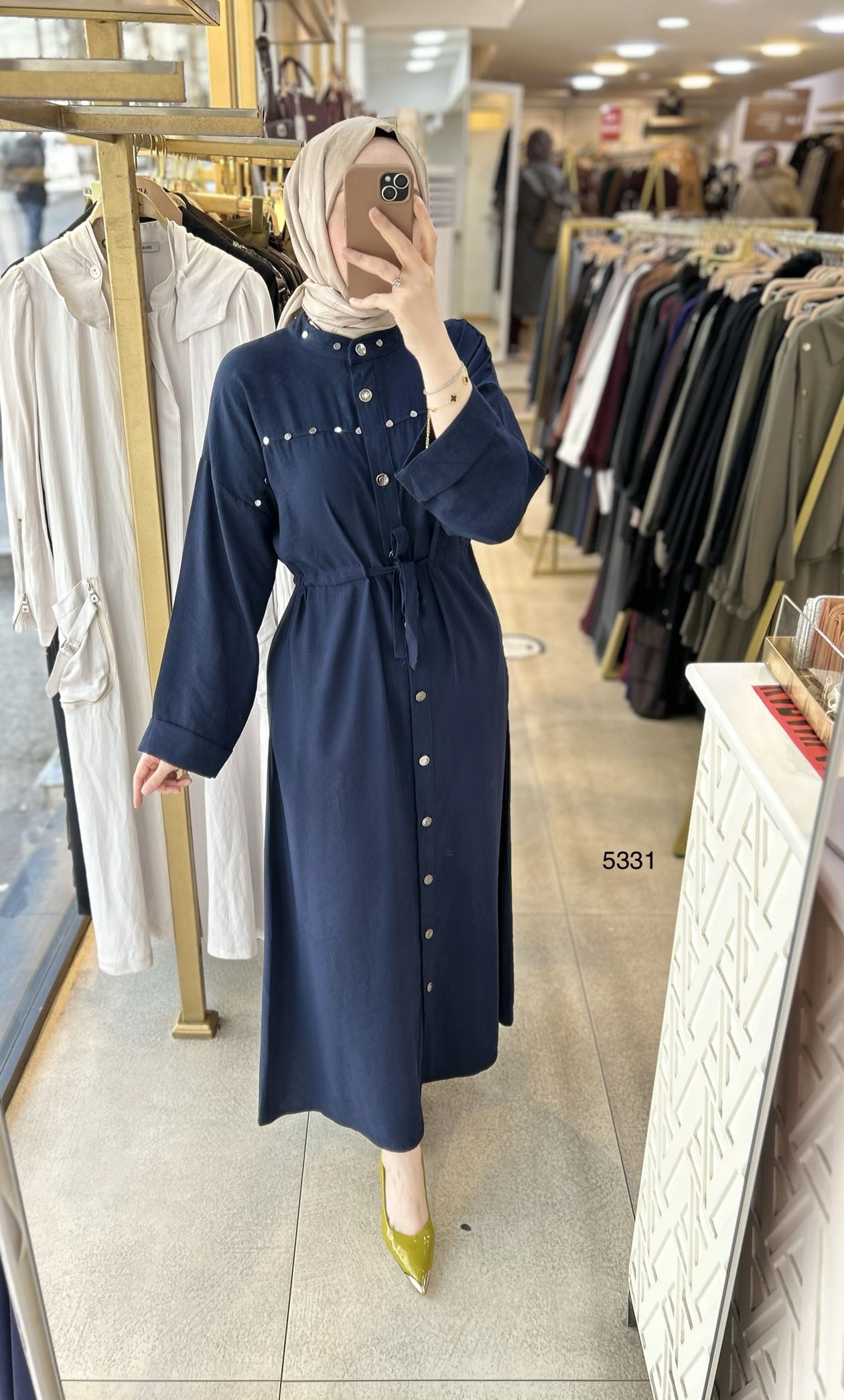 5331 Zımba Detaylı Boydan Düğmeli Elbise