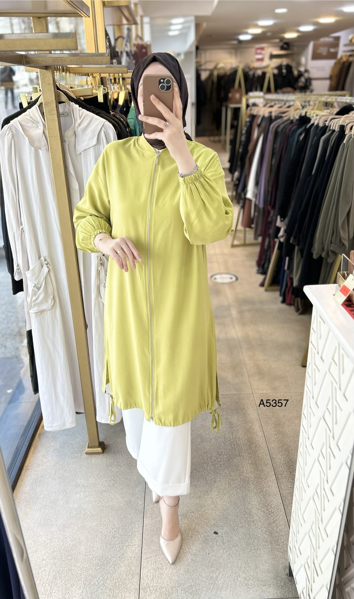 A5357 Kolları Lastikli Fermuarlı Kap